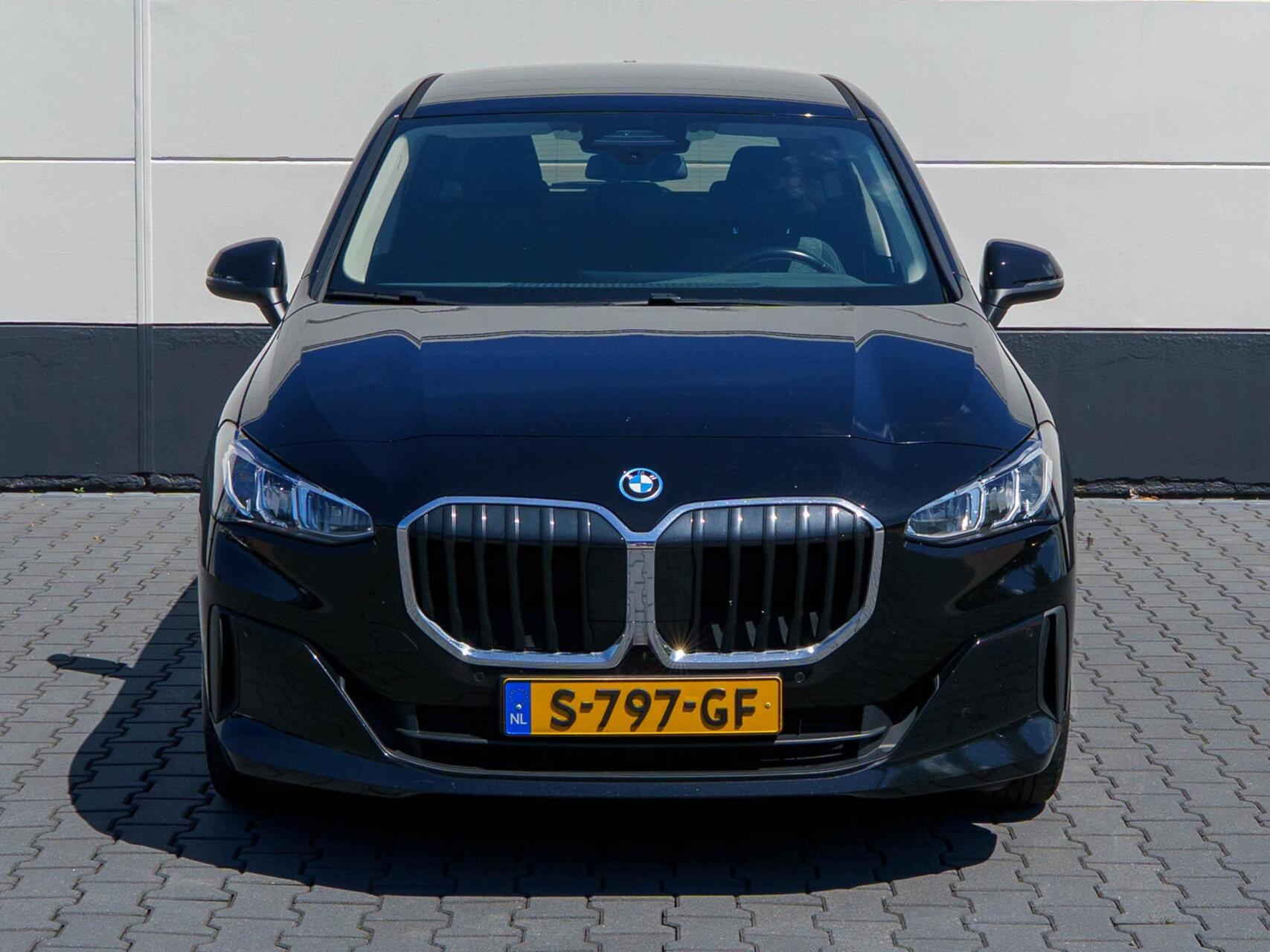 Foto van BMW 225e xDrive Active Tourer