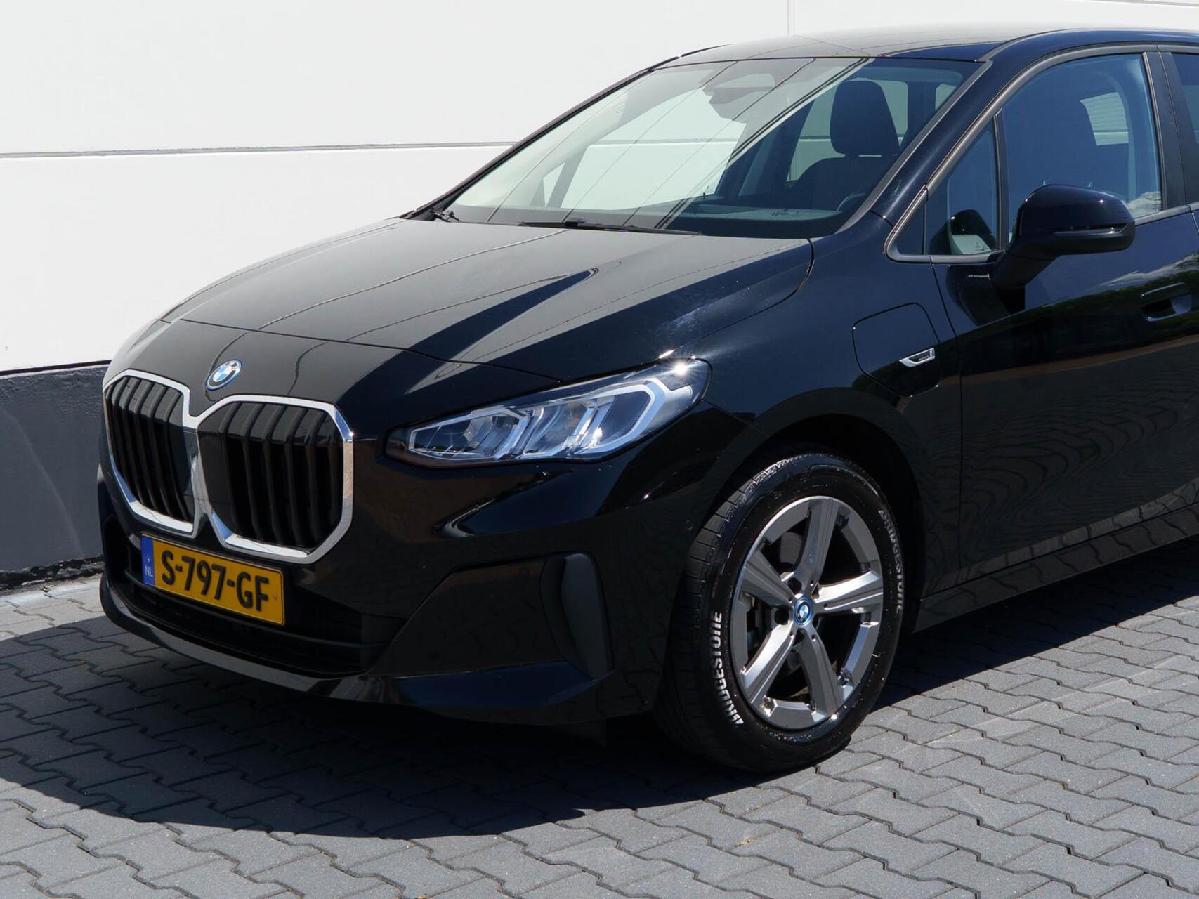 Foto van BMW 225e xDrive Active Tourer