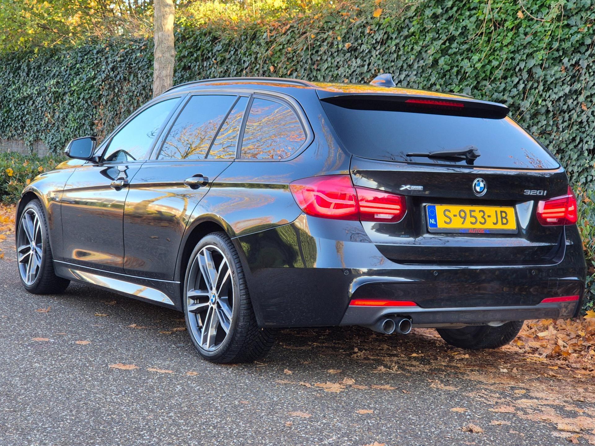 Foto van BMW 320i xDrive