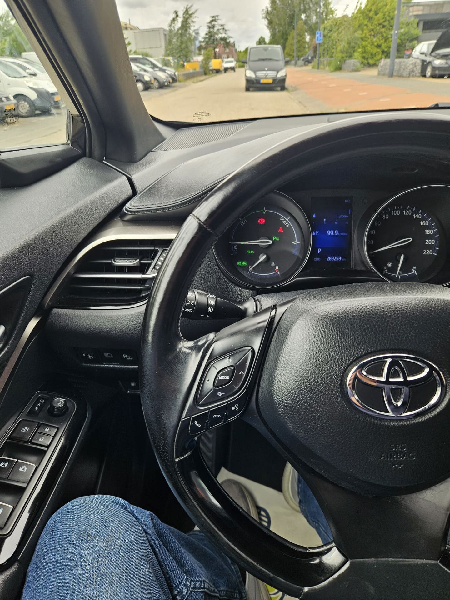 Foto van Toyota Toyota C-hr
