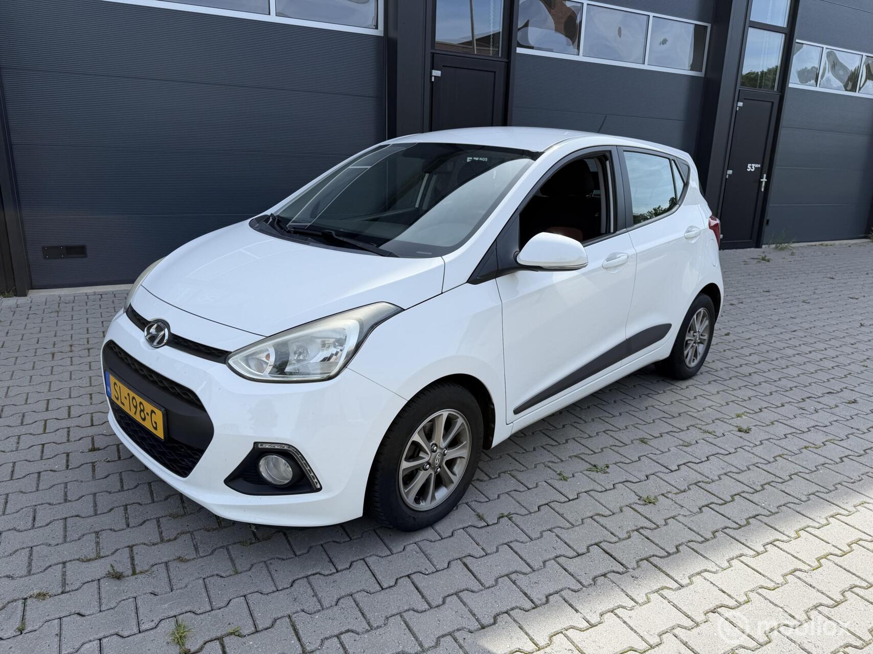 Hyundai I10 1.0i i-Motion Comfort Plus 2014 - voorkant