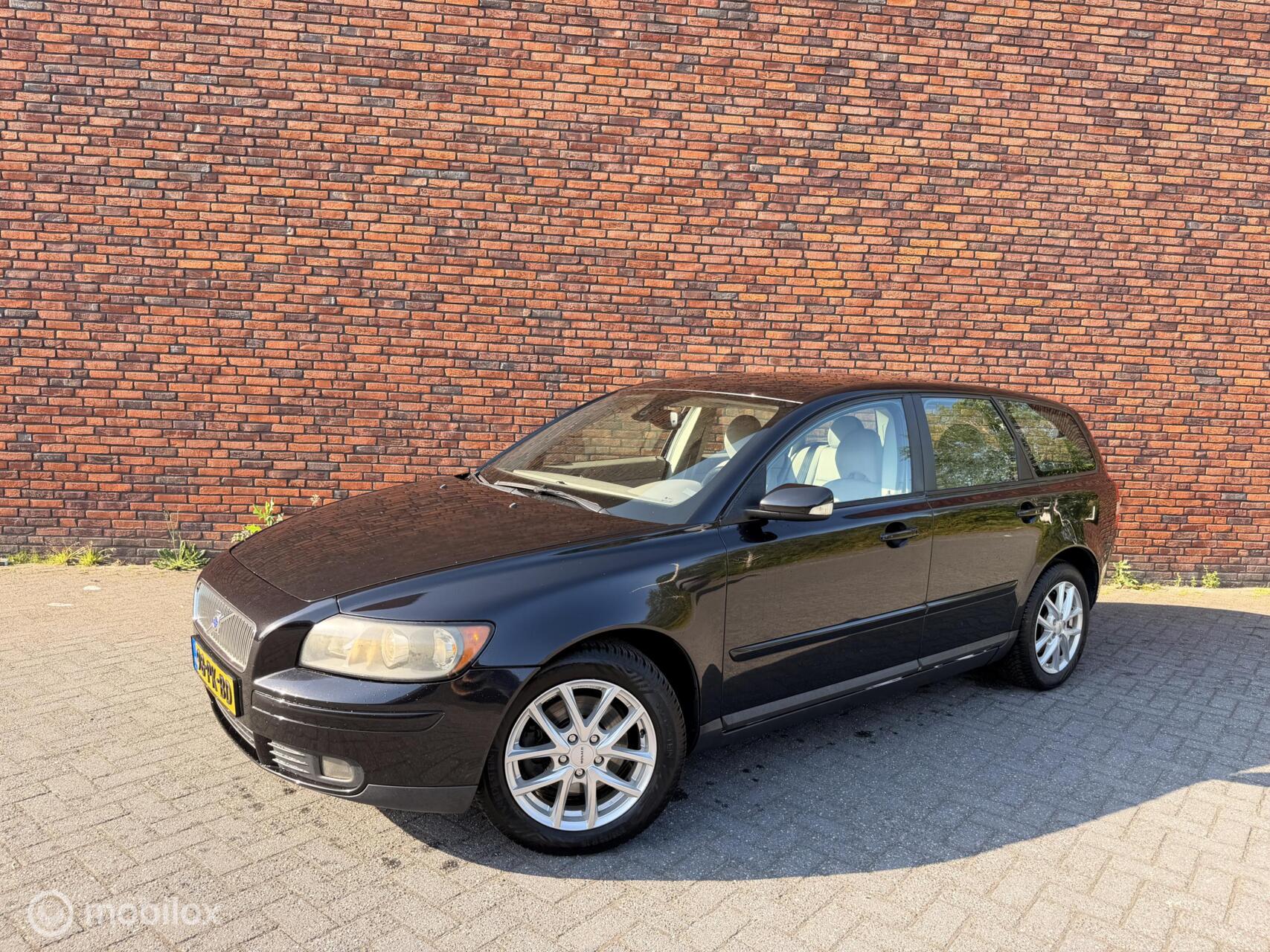 Volvo V50 2.4i Momentum automaat airco LM APK 2004 - voorkant