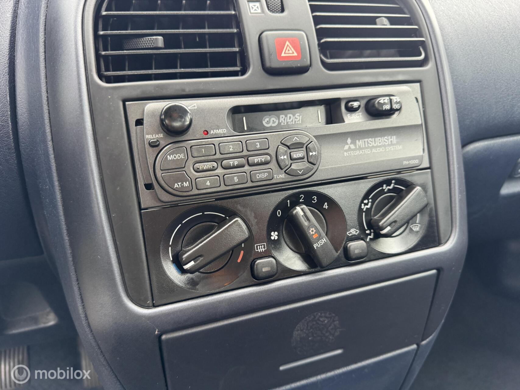 Foto van Mitsubishi Carisma