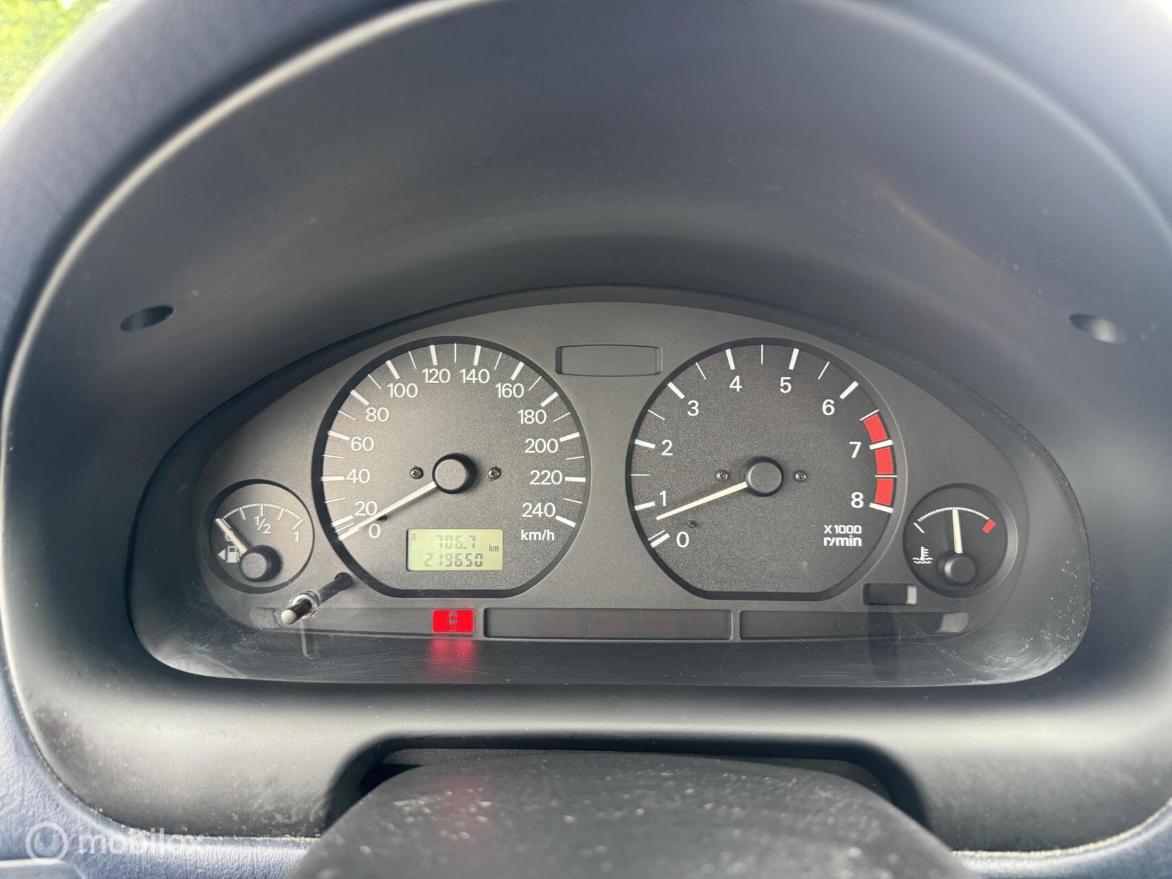 Foto van Mitsubishi Carisma