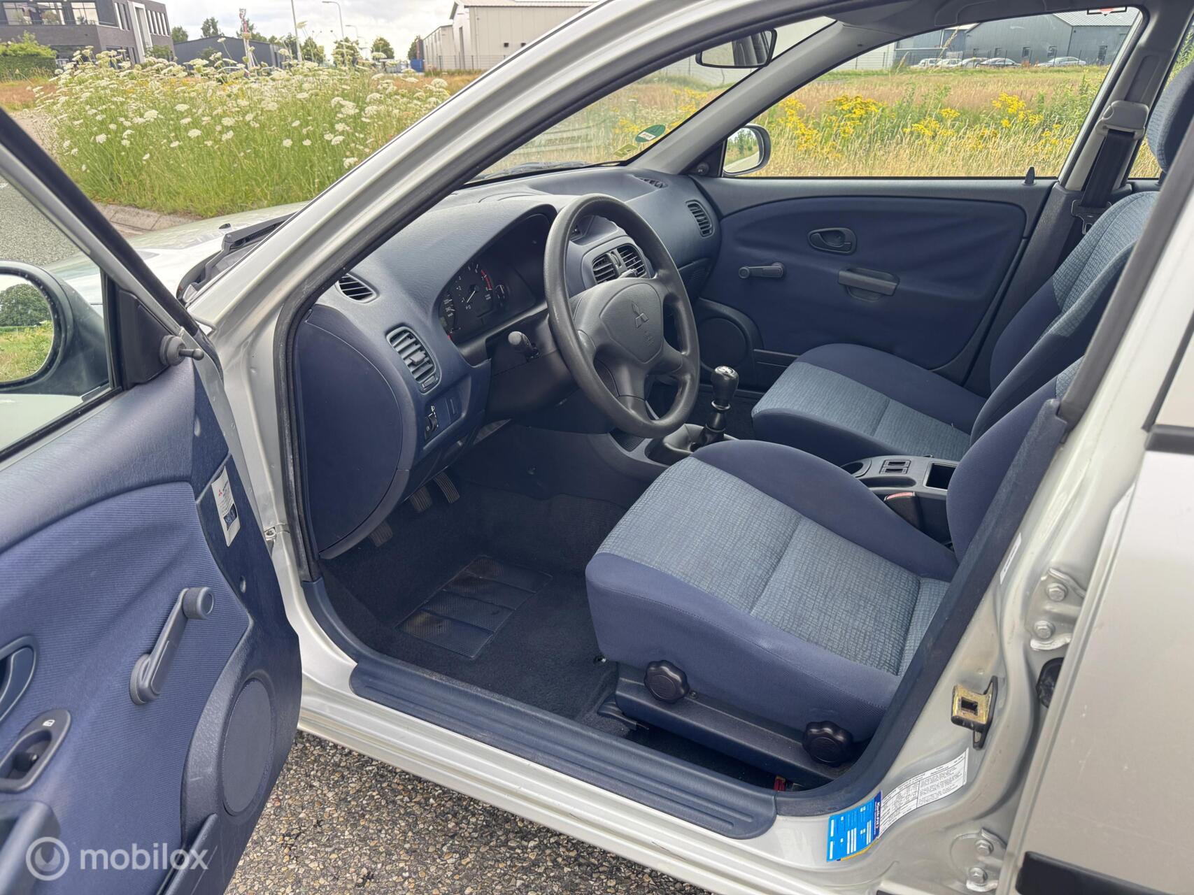Foto van Mitsubishi Carisma