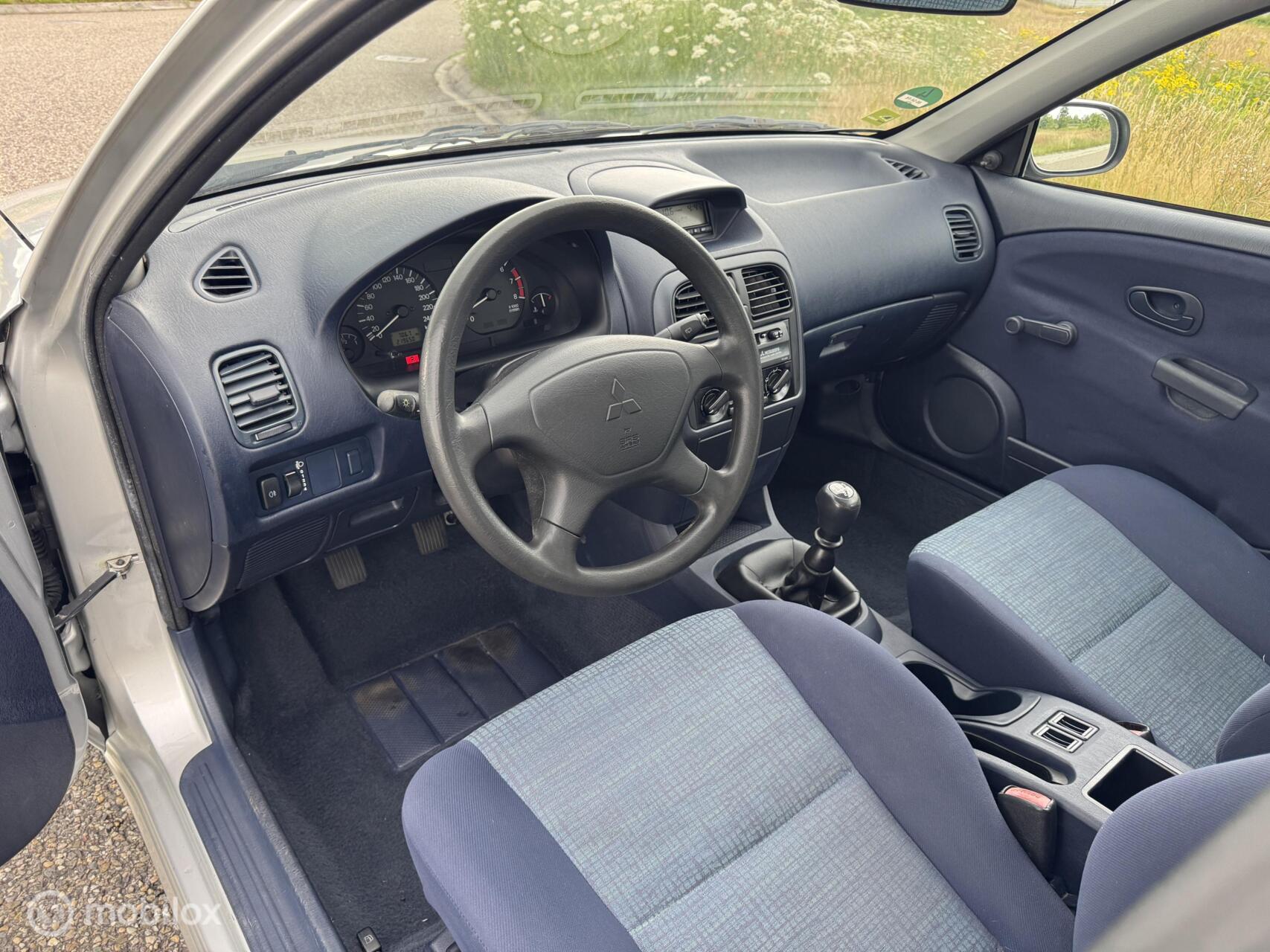 Foto van Mitsubishi Carisma
