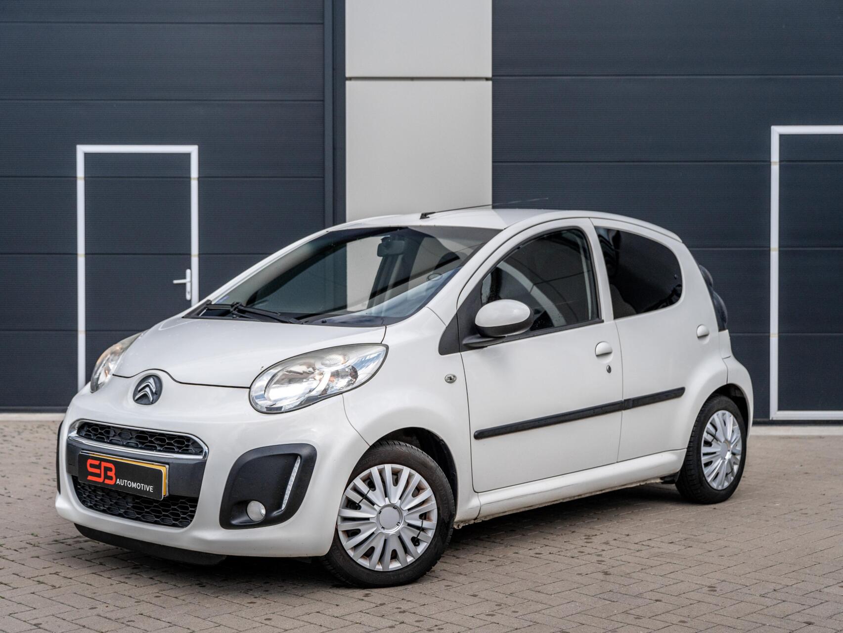 Citroen Citroen C1 1.0 Exclusive Airco|Bluetooth|Meeneemprijs! 2013 - voorkant