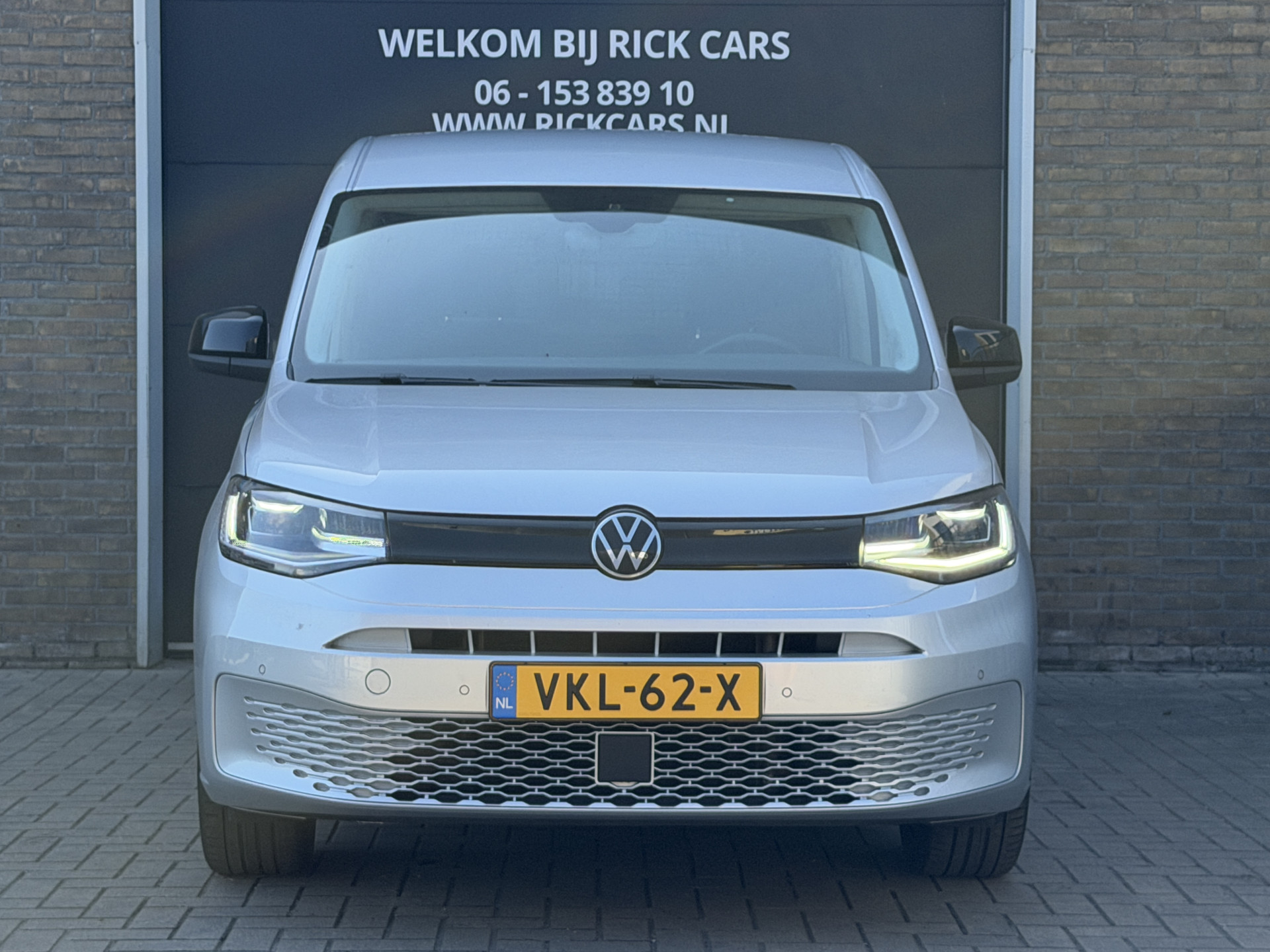 Foto van Volkswagen Caddy Modified Partition Wall