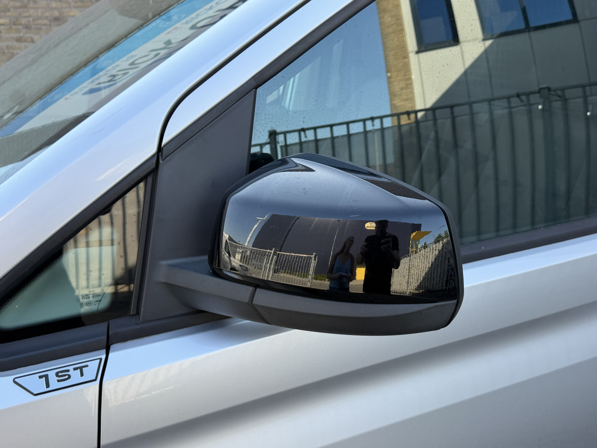 Foto van Volkswagen Caddy Modified Partition Wall