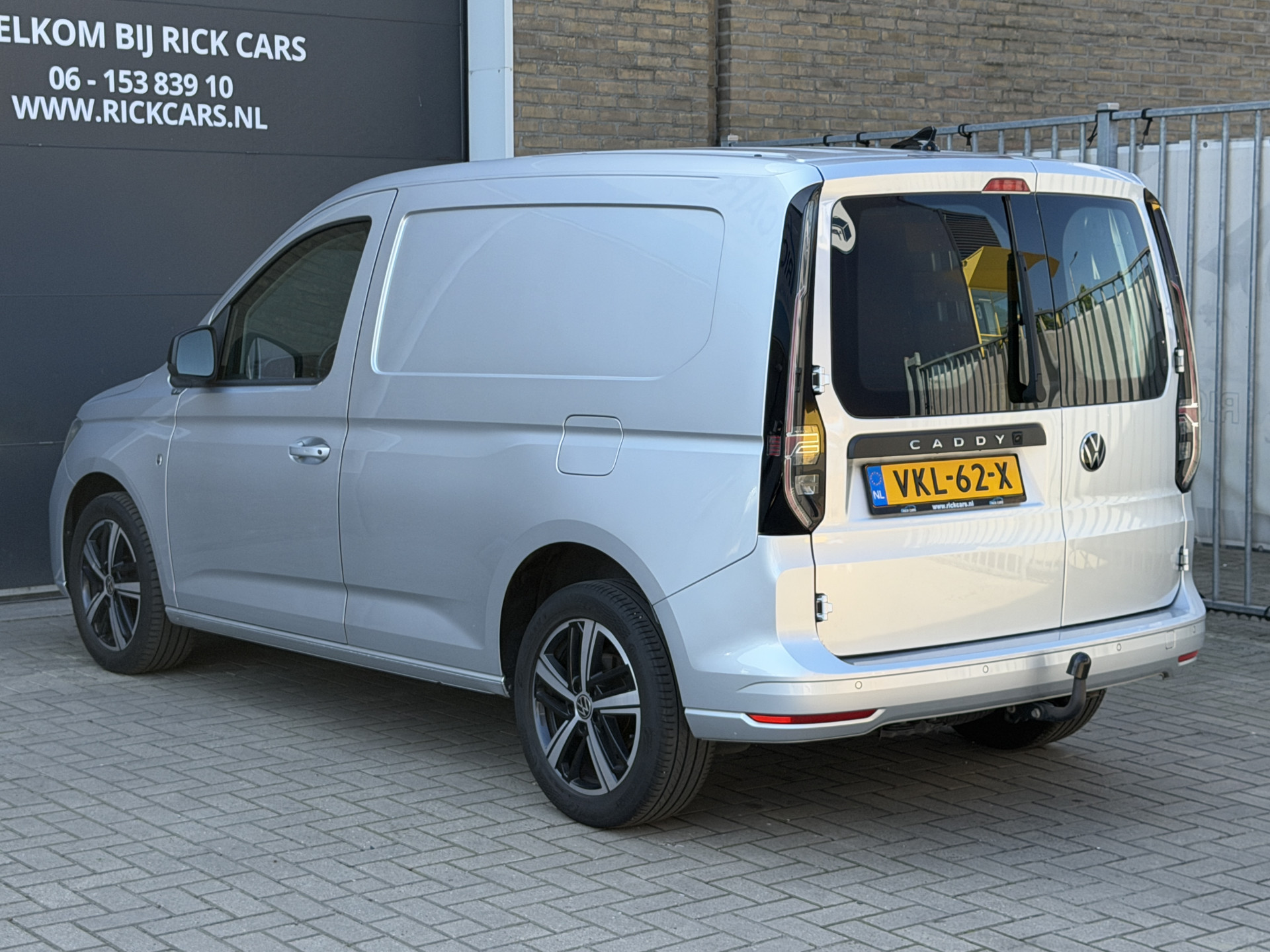 Foto van Volkswagen Caddy Modified Partition Wall