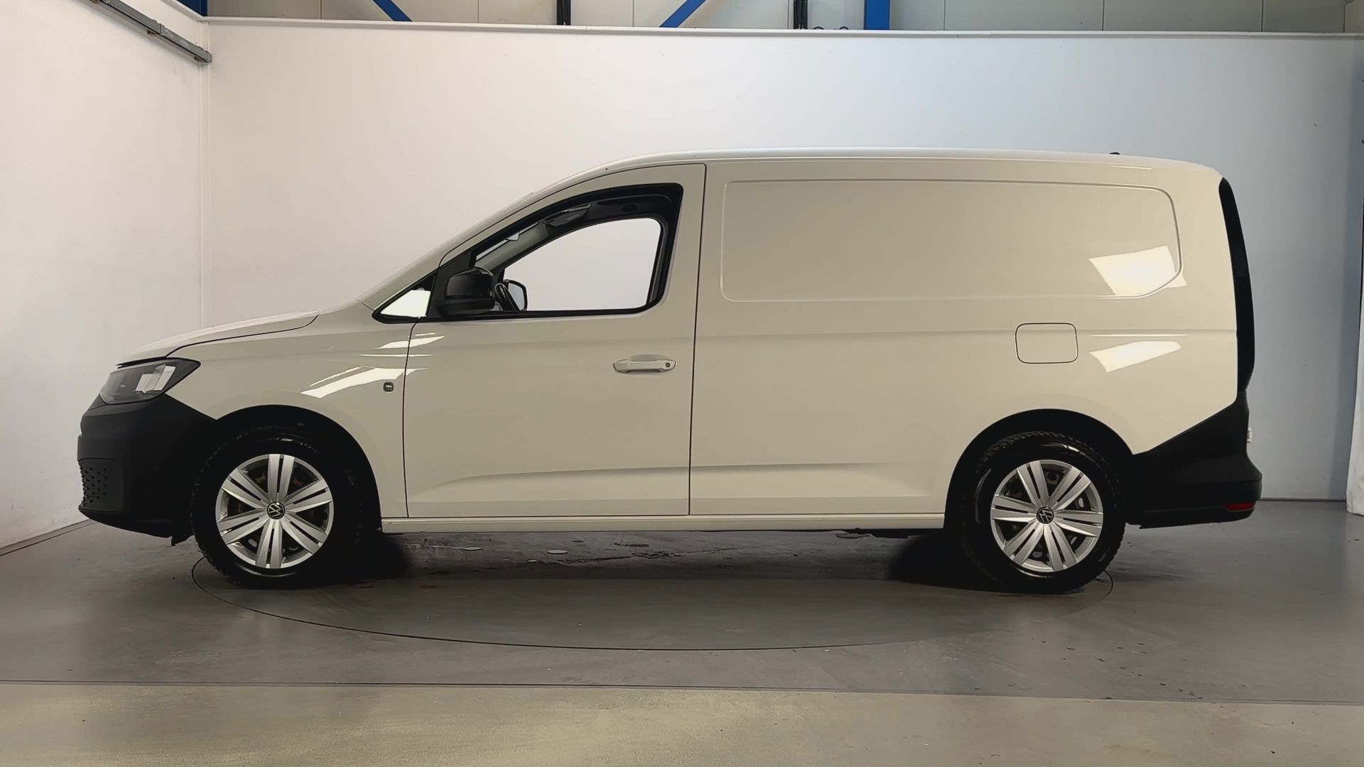 Foto van Volkswagen Caddy Modified Partition Wall