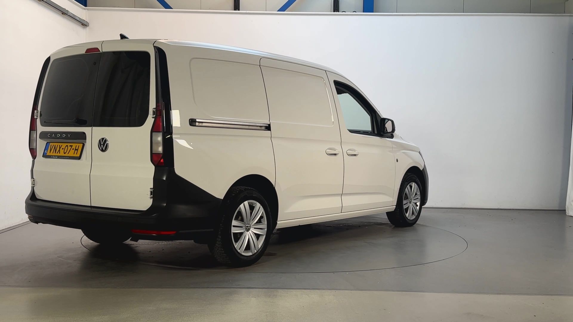 Foto van Volkswagen Caddy Modified Partition Wall