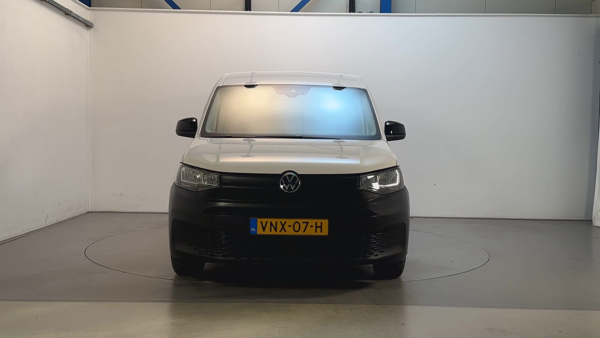 Foto van Volkswagen Caddy Modified Partition Wall