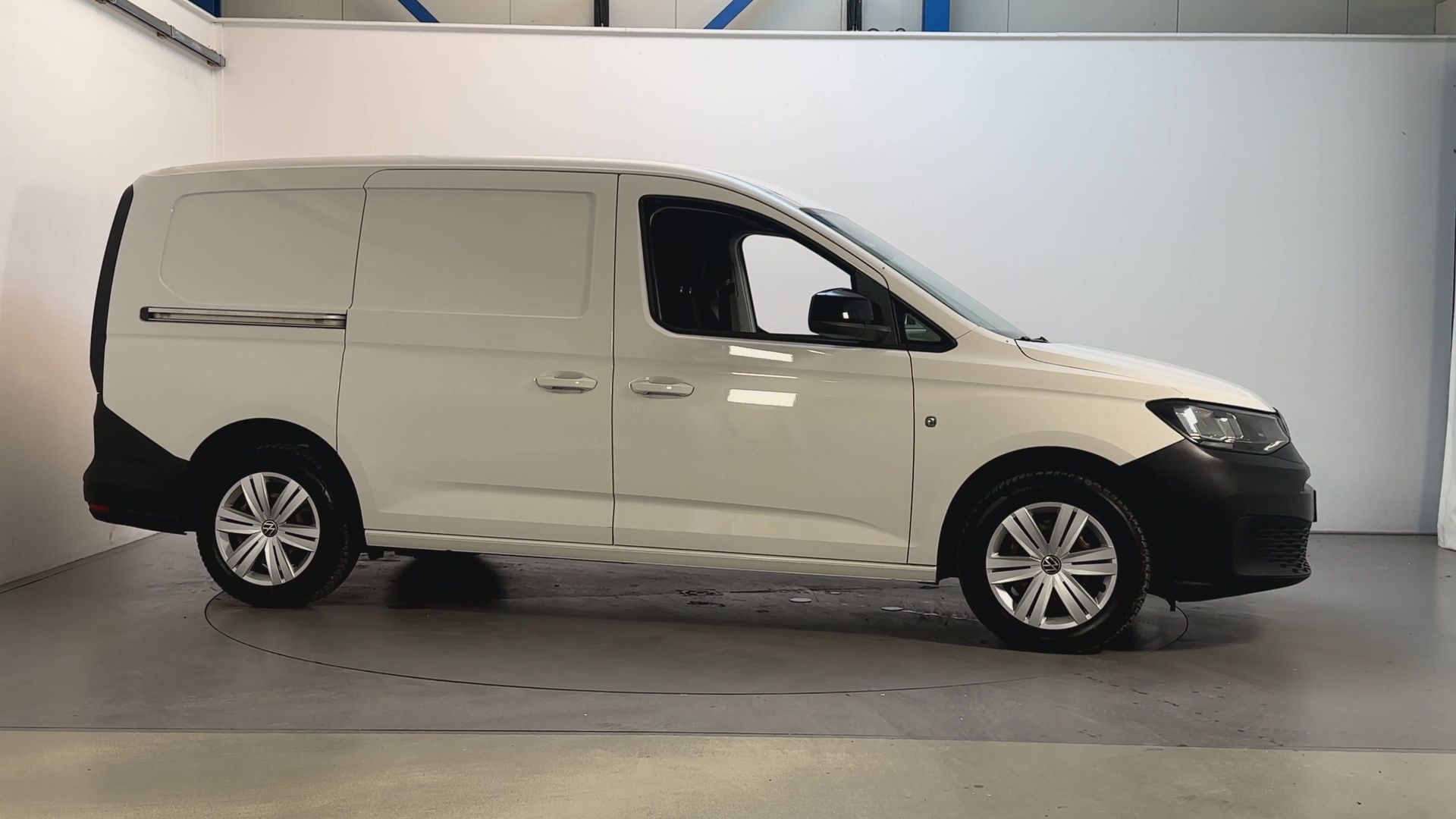 Foto van Volkswagen Caddy Modified Partition Wall