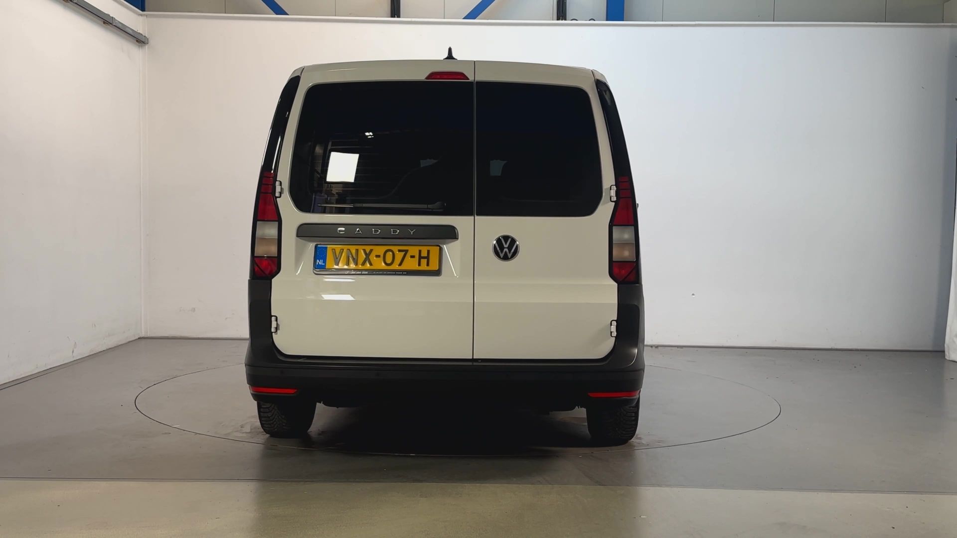 Foto van Volkswagen Caddy Modified Partition Wall