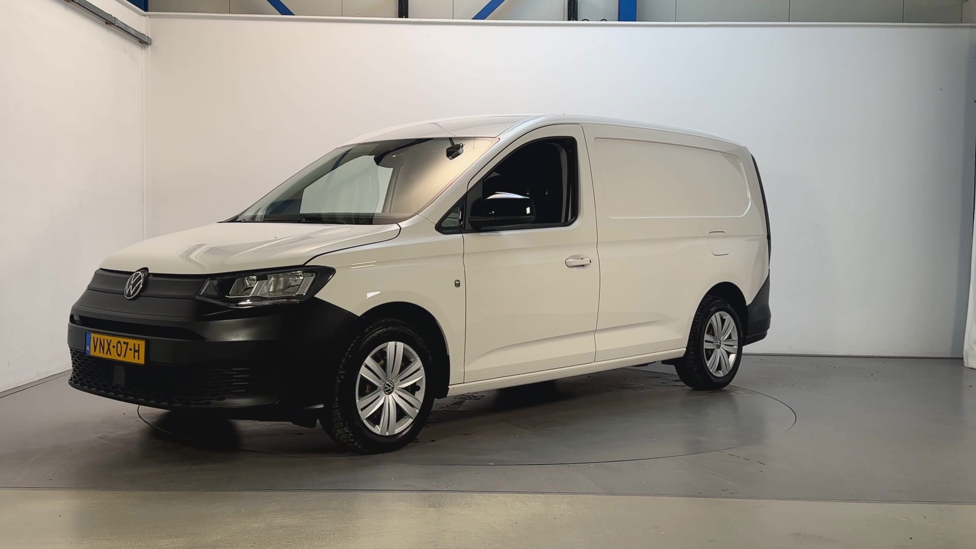 Foto van Volkswagen Caddy Modified Partition Wall