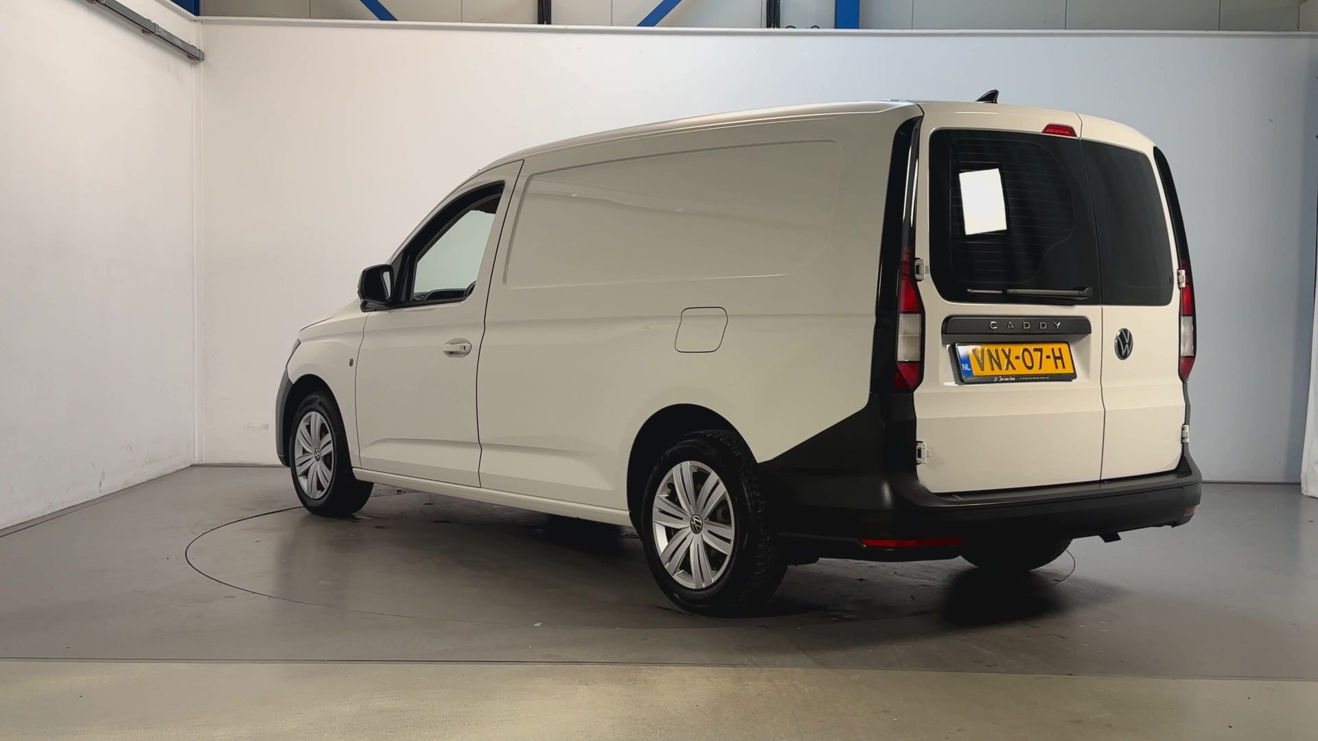 Foto van Volkswagen Caddy Modified Partition Wall