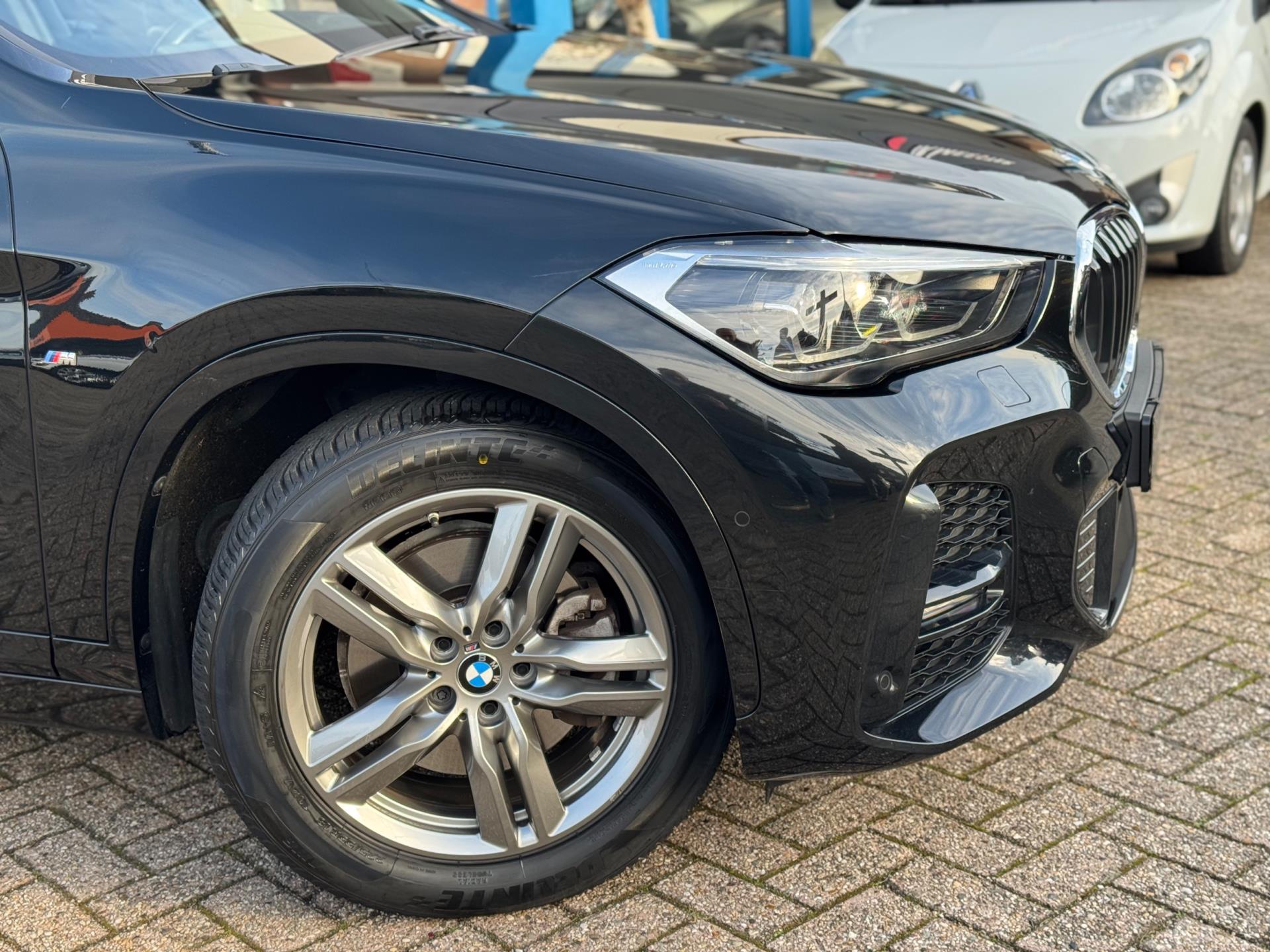 Foto van BMW X1 Xdrive25e