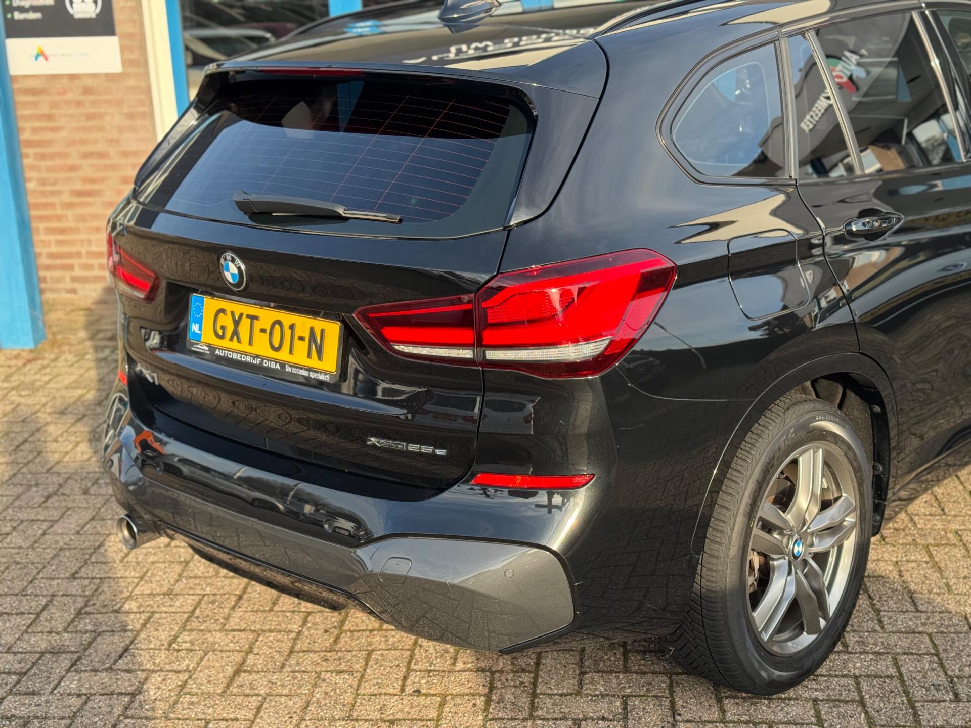 Foto van BMW X1 Xdrive25e