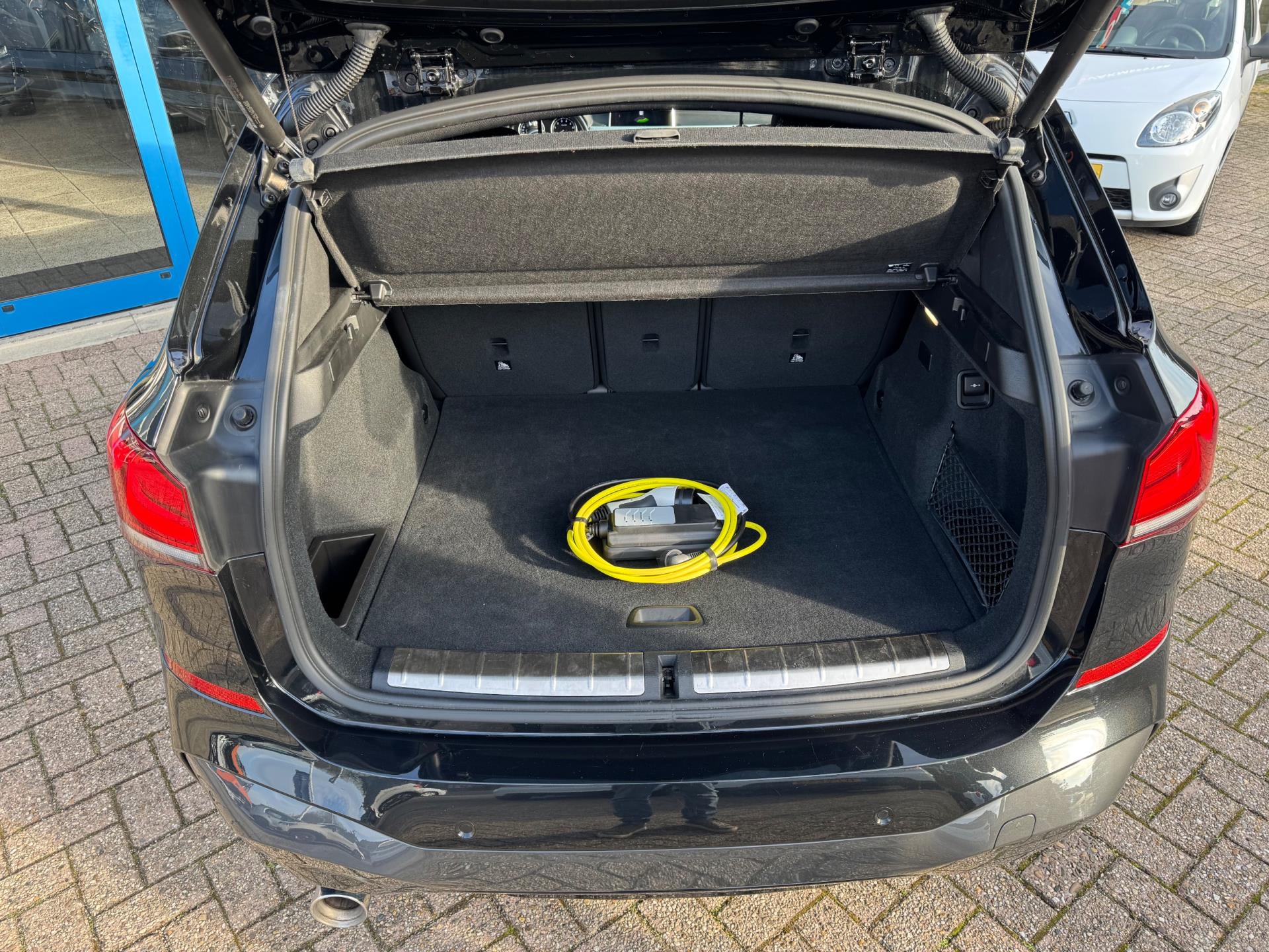 Foto van BMW X1 Xdrive25e