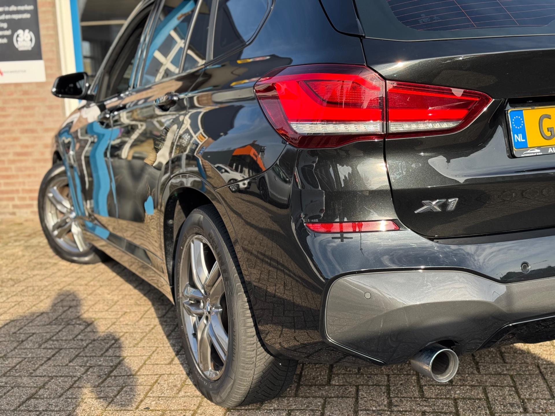 Foto van BMW X1 Xdrive25e