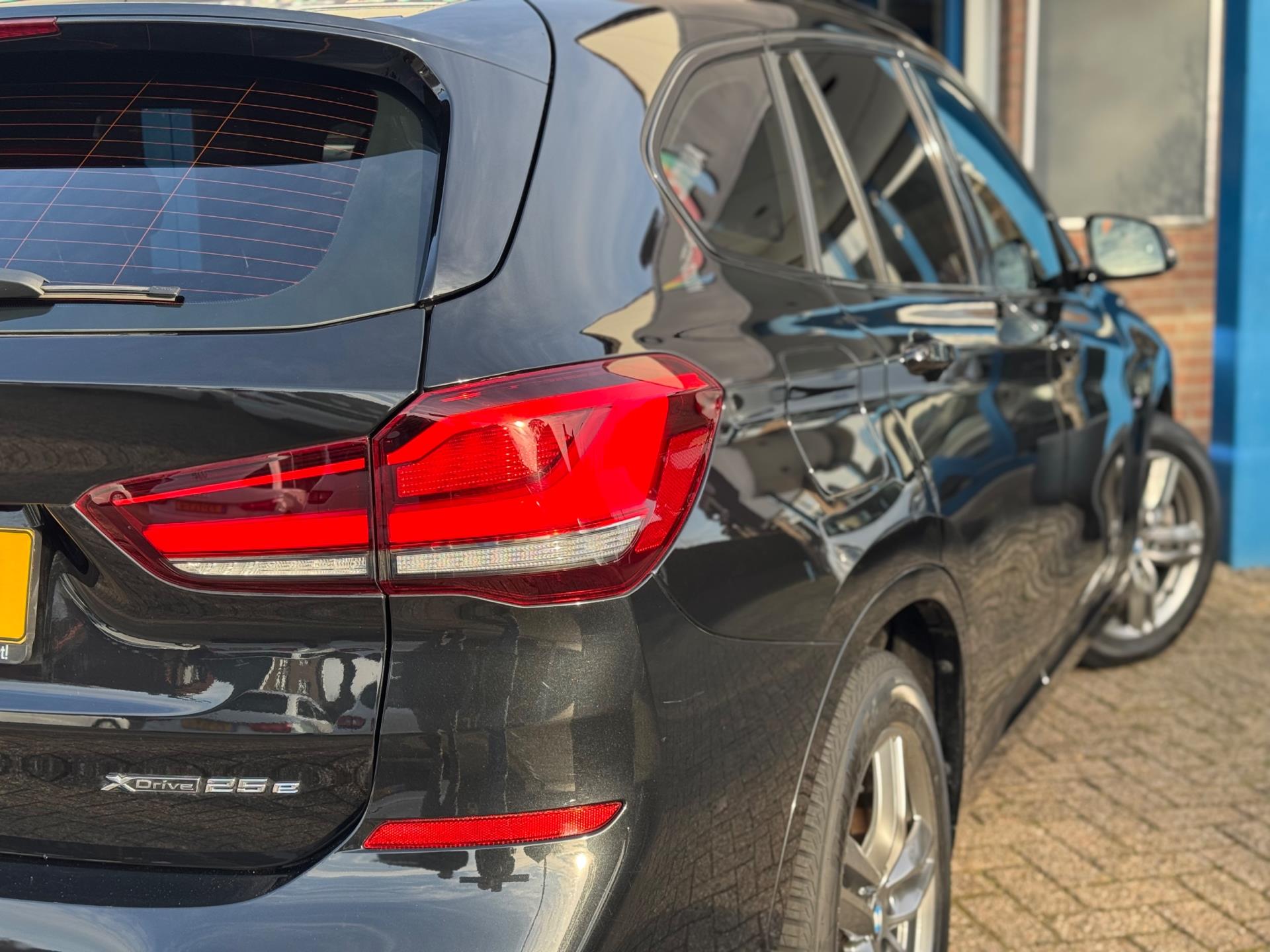Foto van BMW X1 Xdrive25e