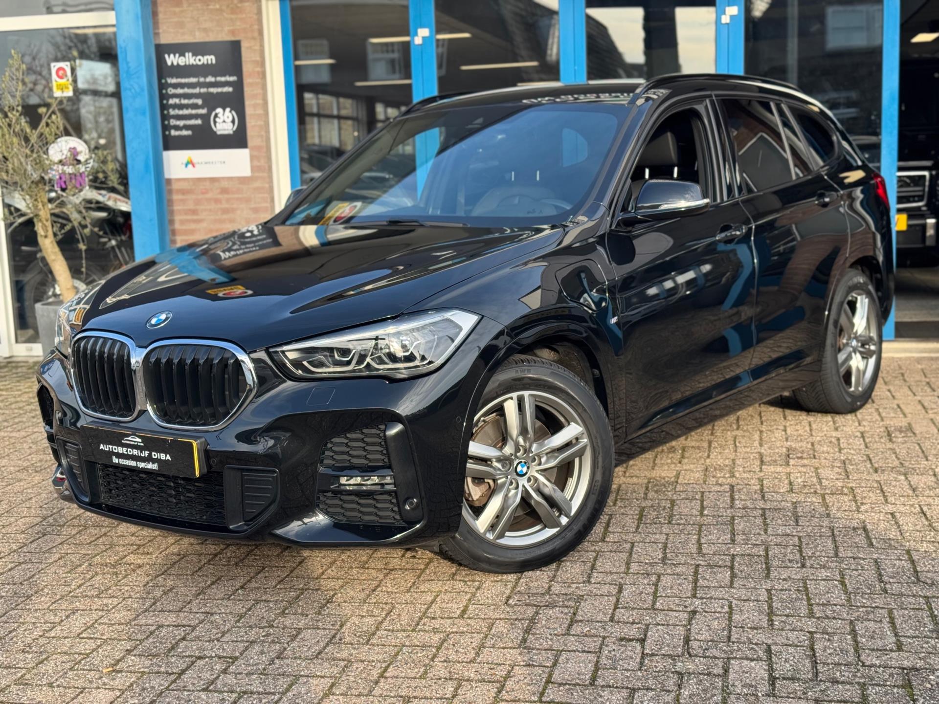 Foto van BMW X1 Xdrive25e