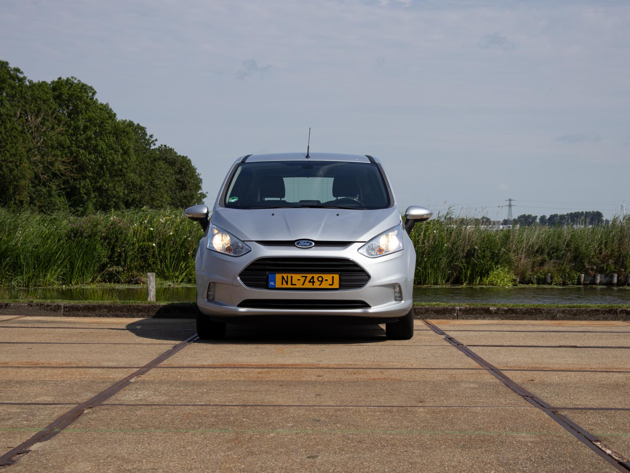 Foto van Ford B-max