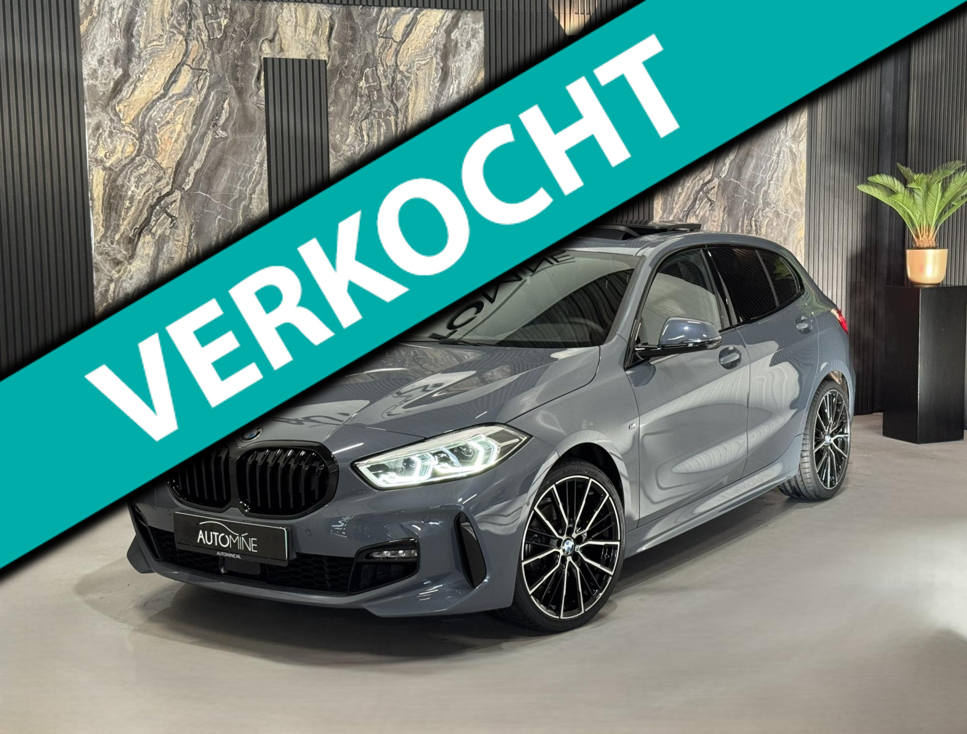 BMW 1-serie 118i M Sport|PANO|SFEER|ALCANTARA|KUIPSTOELEN|BOMVOL 2020 - voorkant