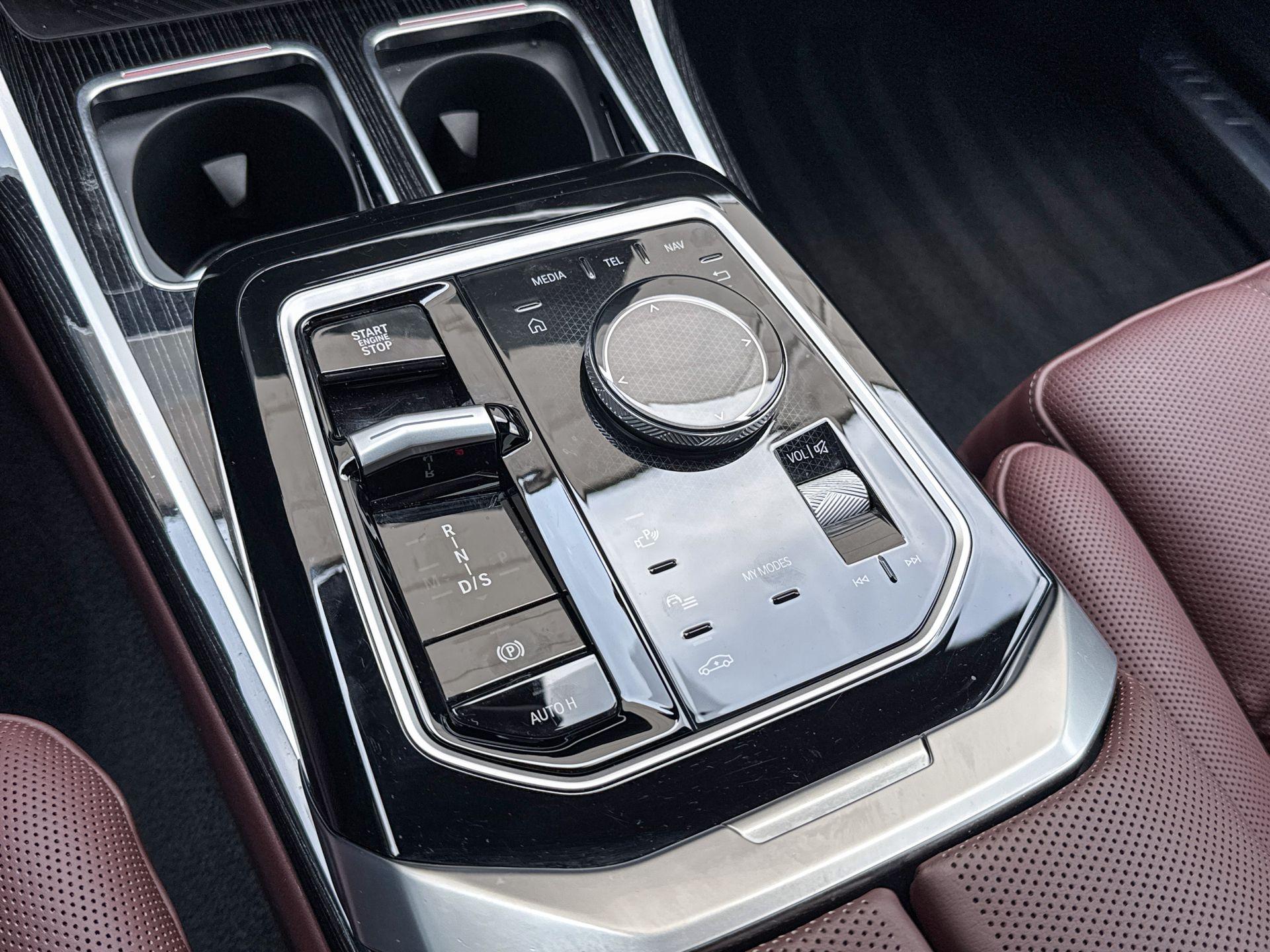 Foto van BMW 750e xDrive