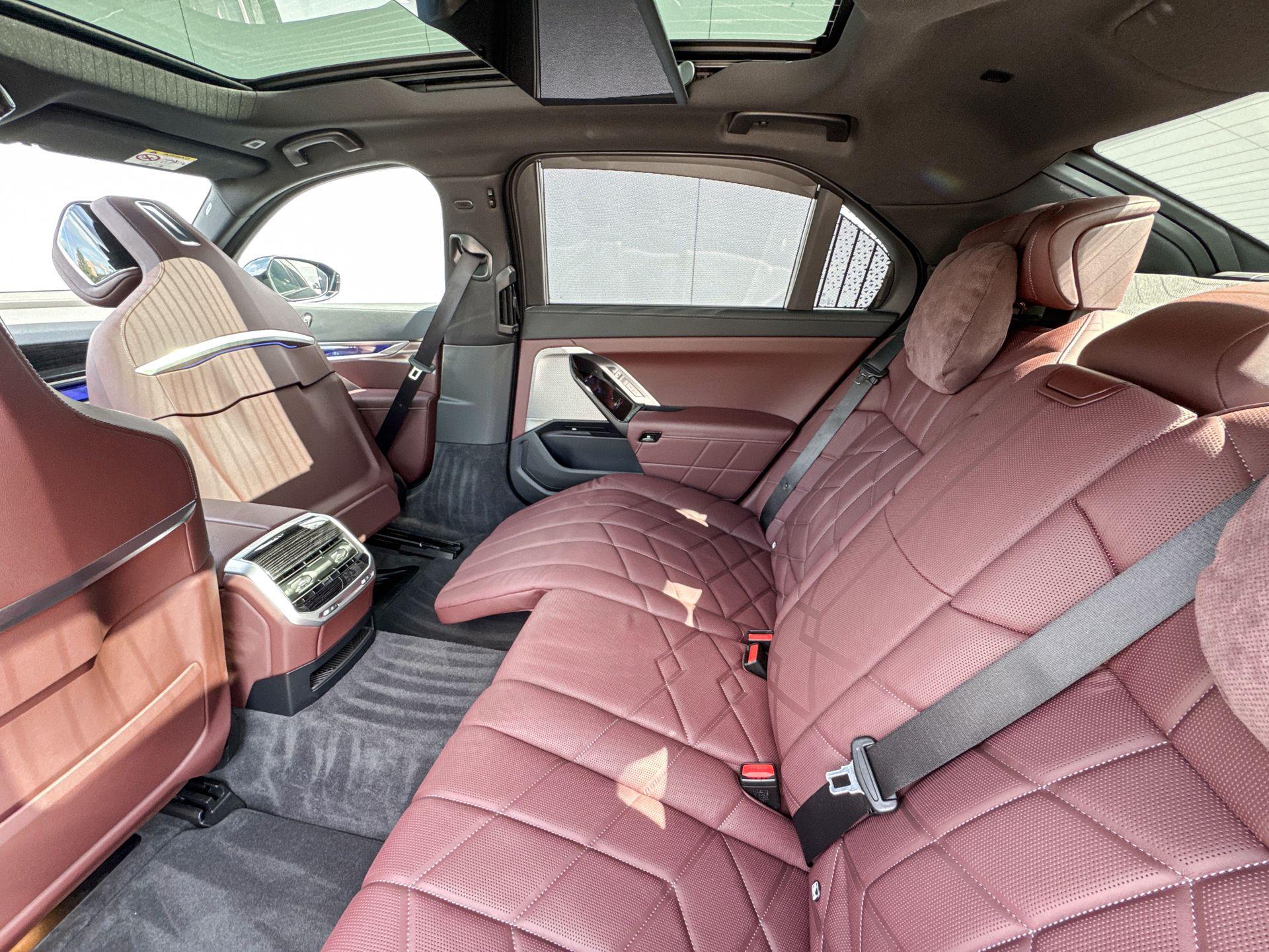 Foto van BMW 750e xDrive