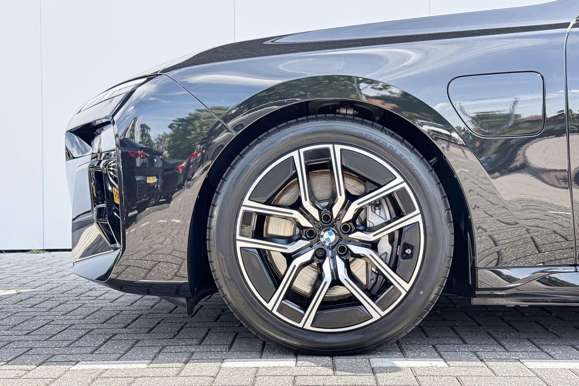 Foto van BMW 750e xDrive