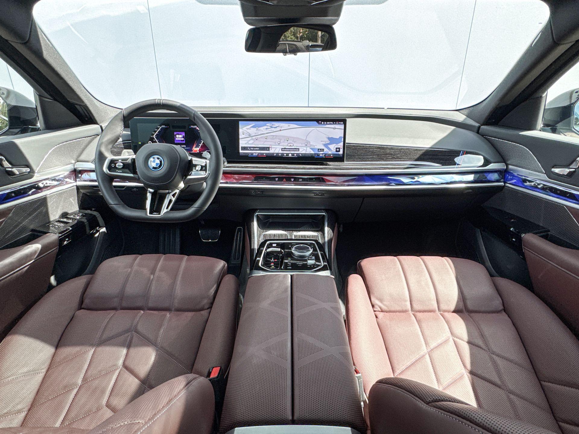 Foto van BMW 750e xDrive