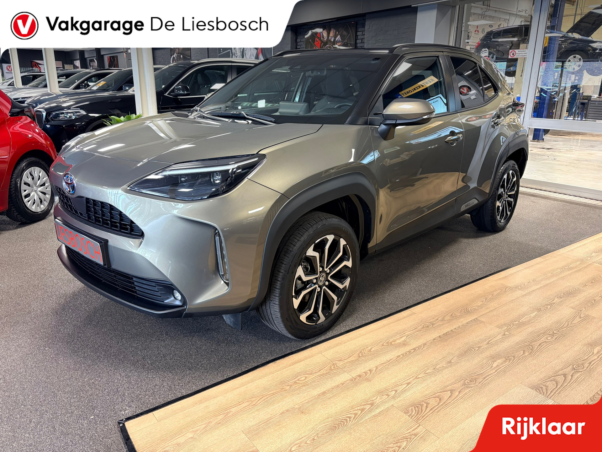 Toyota Toyota Yaris Cross 1.5 Hybrid Dynamic/navi / panoramadak / camera / stoel stuur verw / dodehoek / lane assist 2023 - voorkant