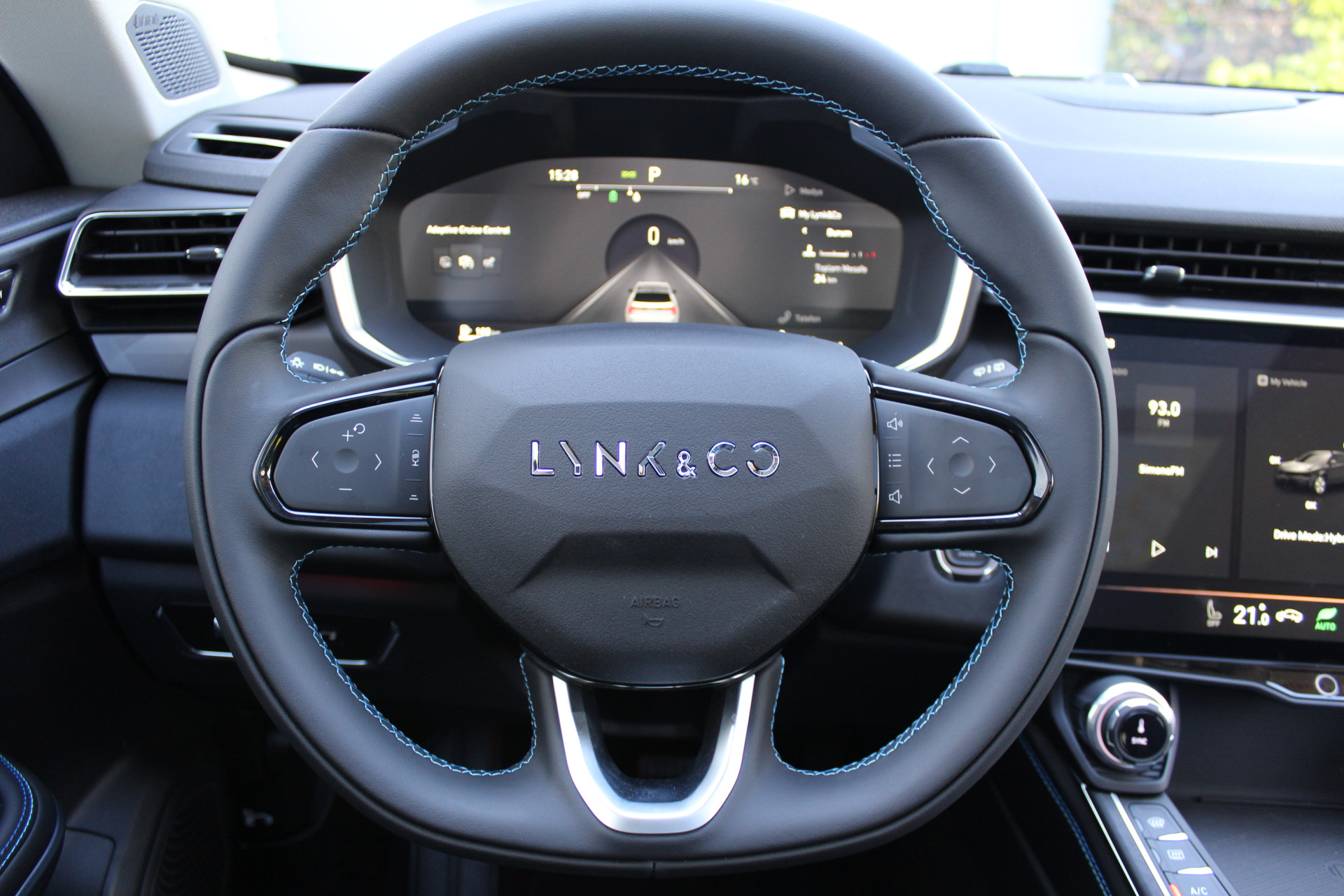 Foto van Lynk&co LYNK & Co 01