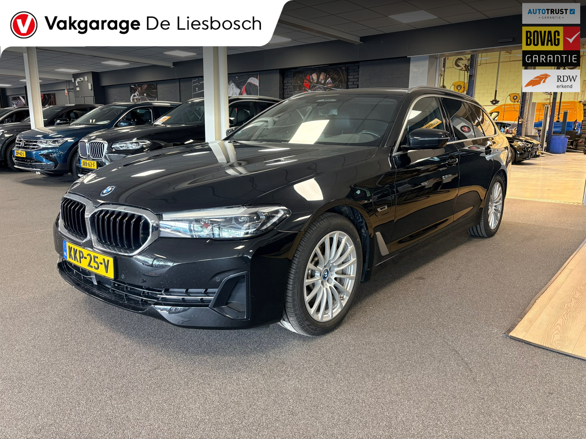BMW 5-serie Touring 530e xDrive High Executive/ leer/ pano/ navi/ trekhaak/ apple carplay 2022 - voorkant
