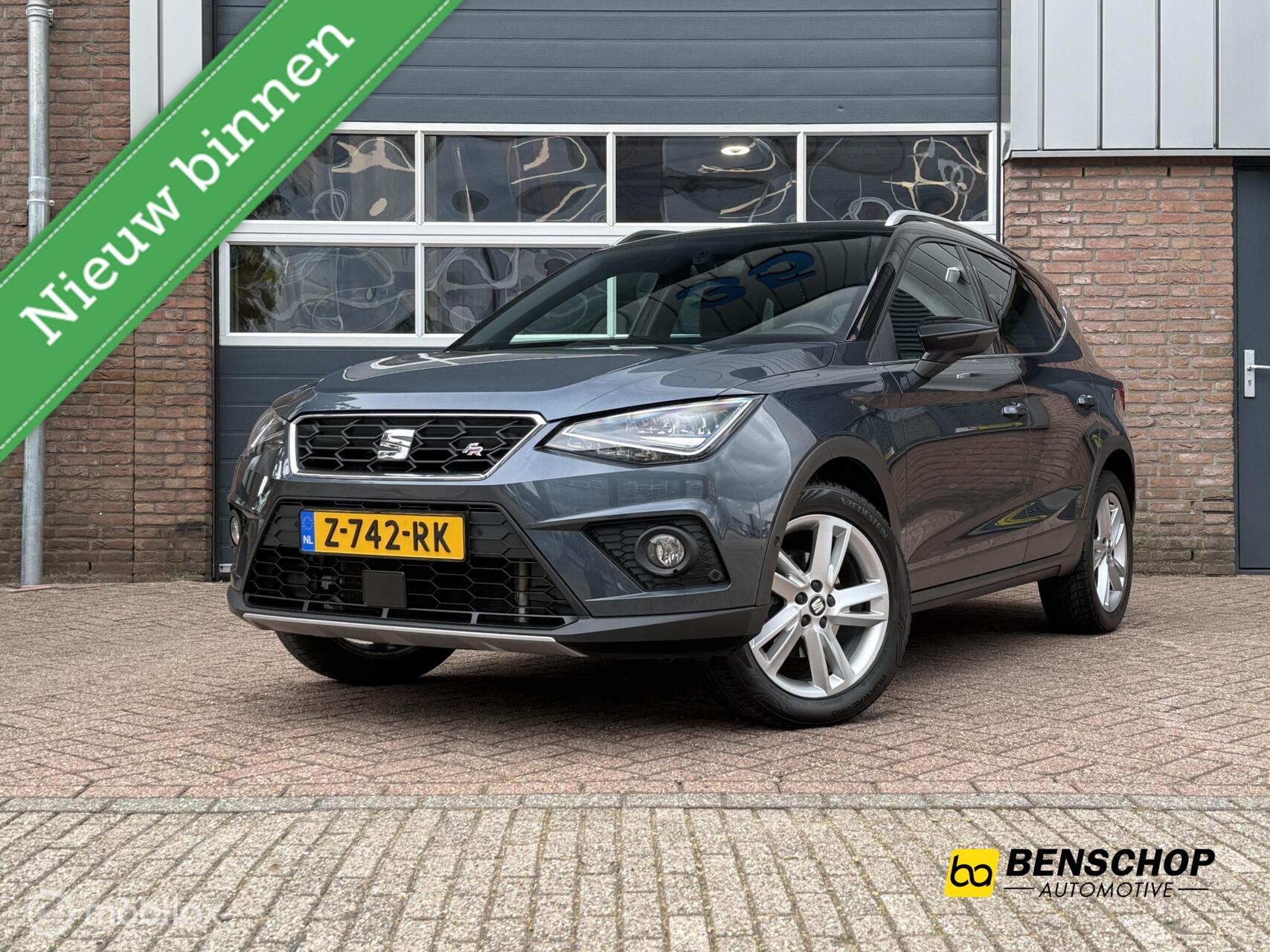 Seat Arona 1.0 TSI FR Navi Carplay Camera Automaat LED ACC Keyles Stoelv Trekhaak 2018 - voorkant