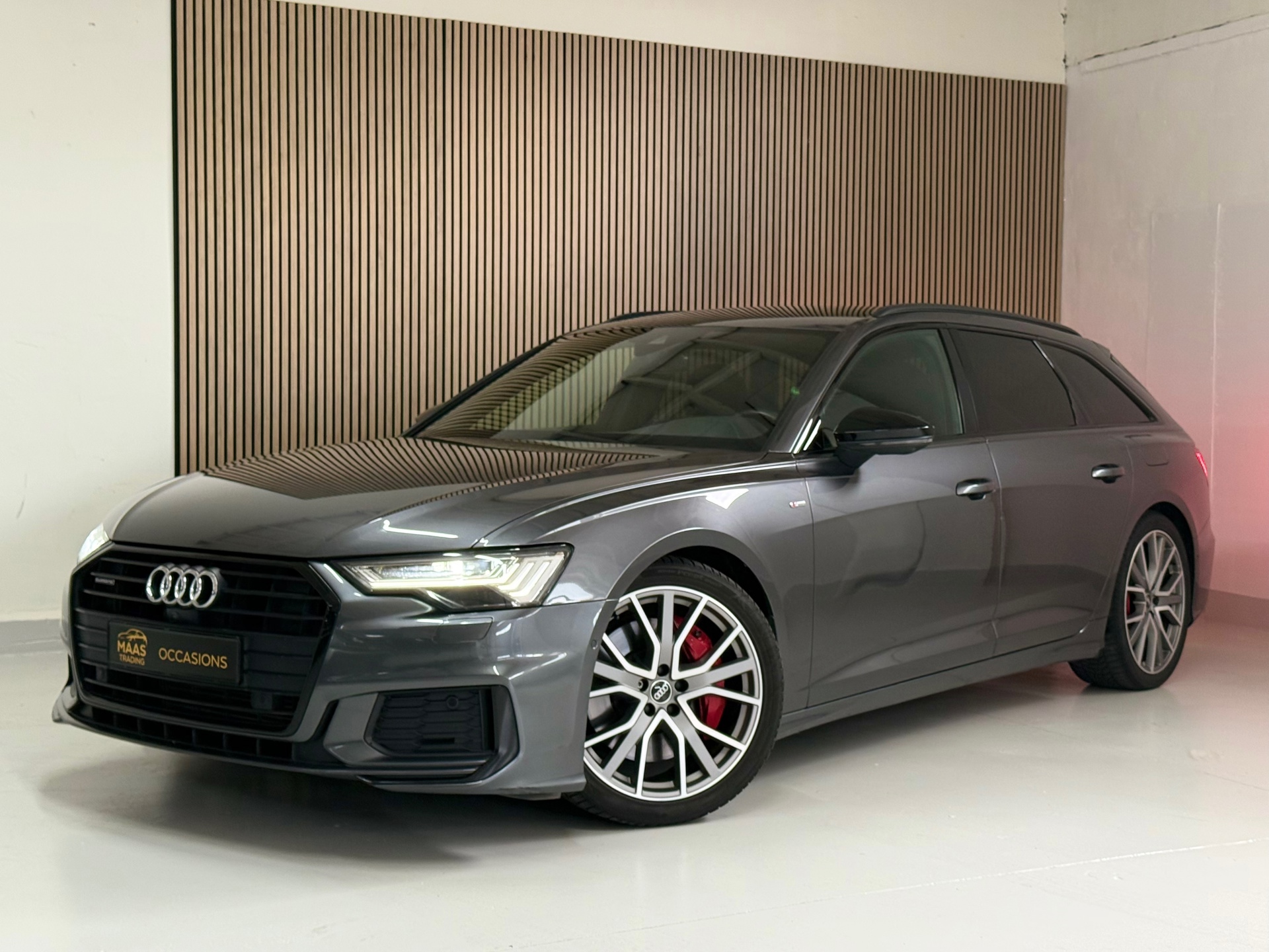 Audi A6 Avant 55 TFSI e quattro 3X S-Line Competition 2022 - voorkant