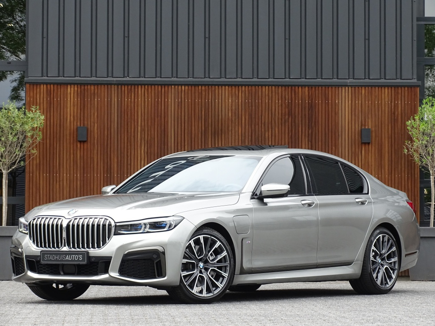 BMW 7-serie 745e 394PK M-Sport / Individual / Laser / 360° / Harman Kardon 2020 - voorkant