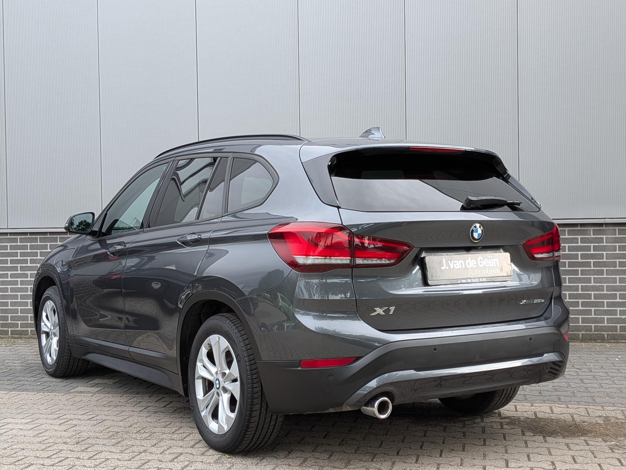 Foto van BMW X1 Xdrive25e