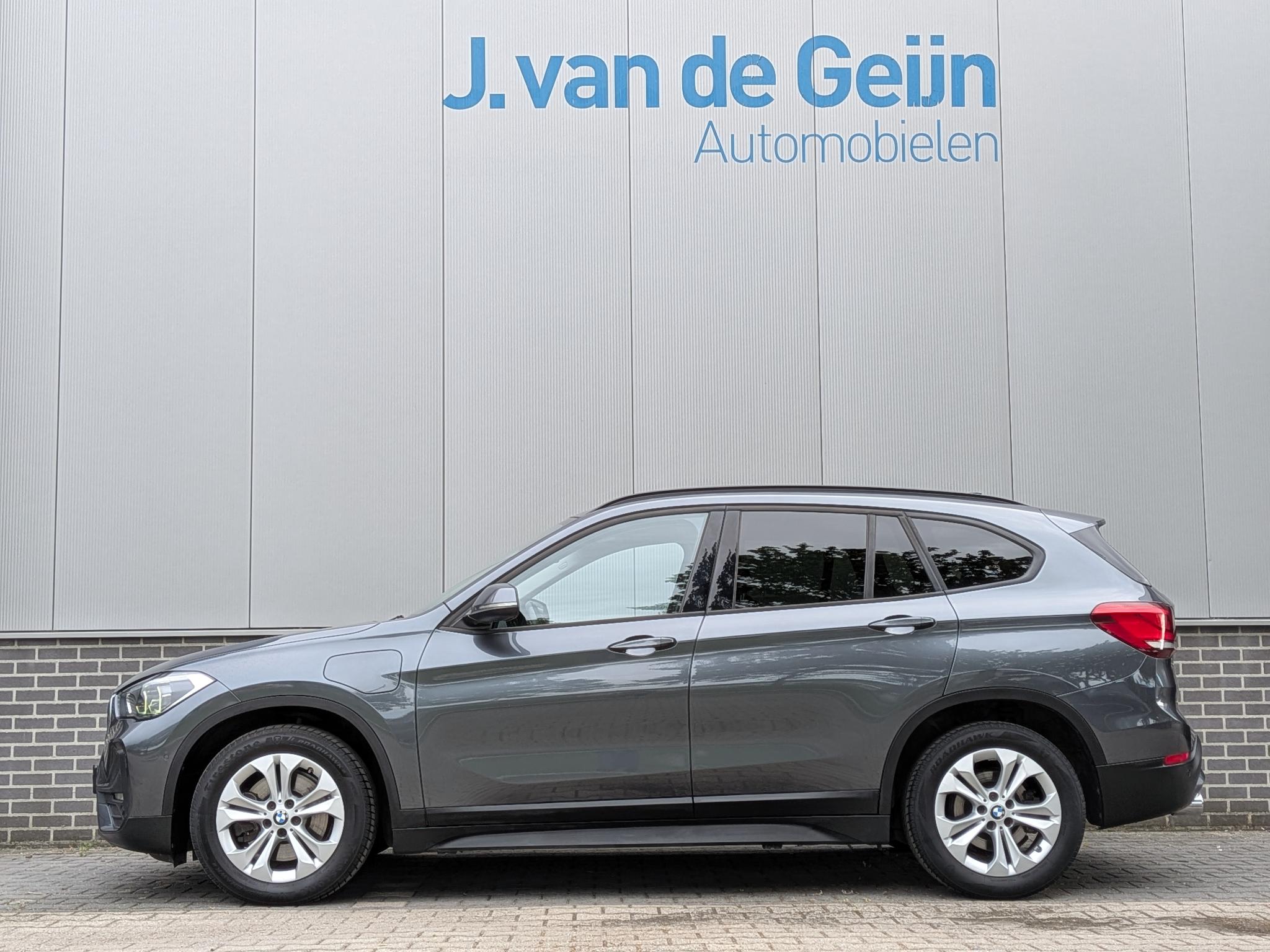 Foto van BMW X1 Xdrive25e