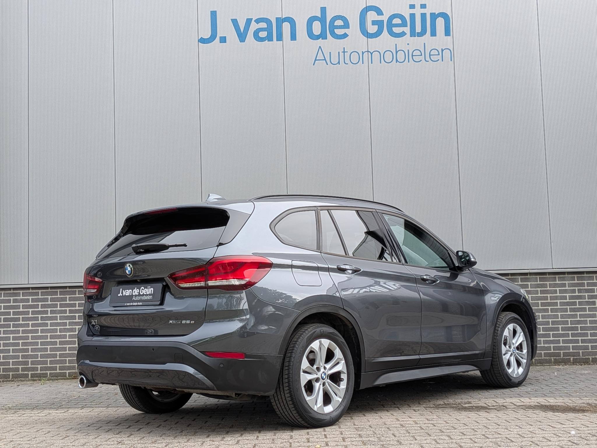 Foto van BMW X1 Xdrive25e