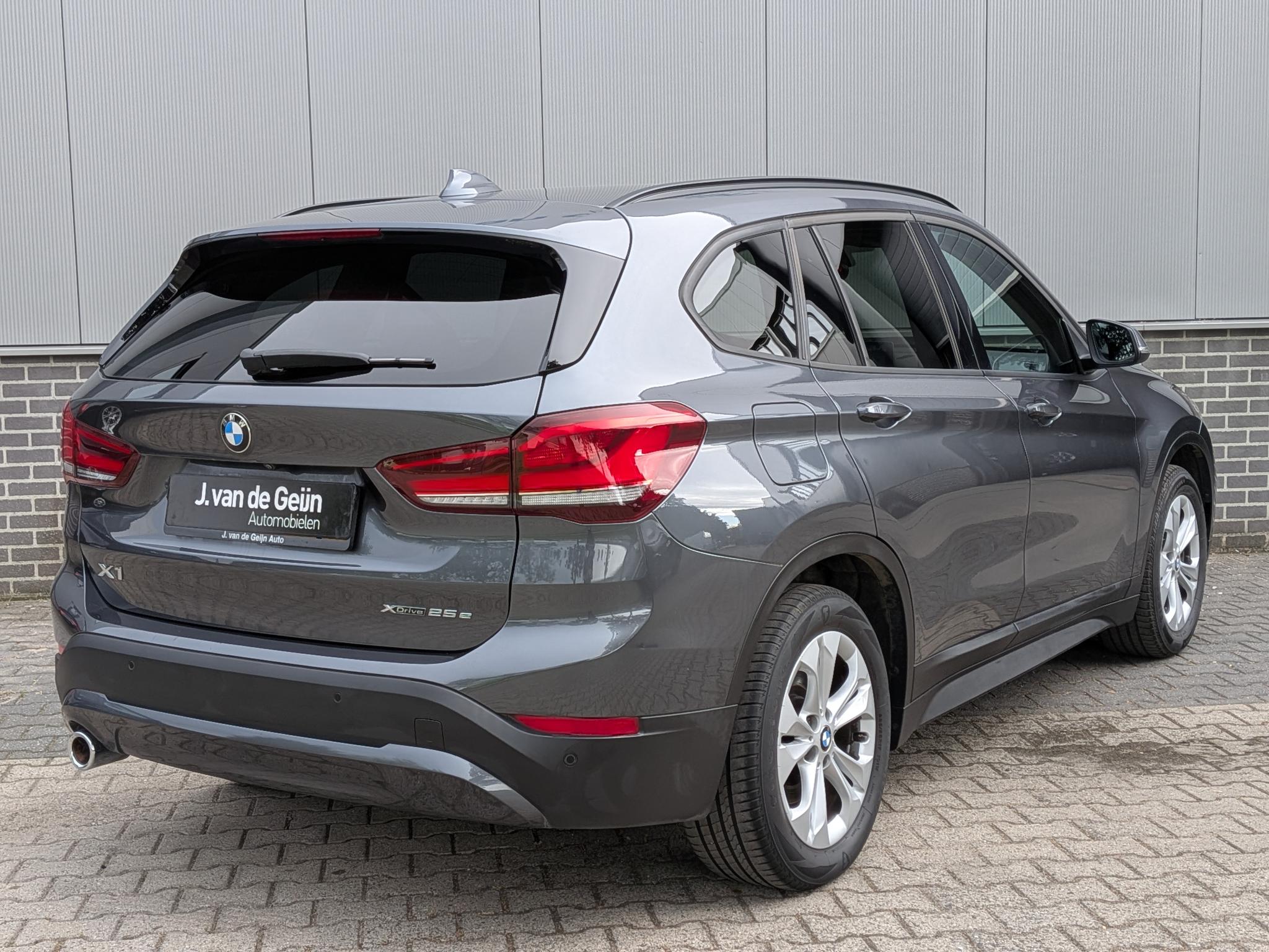 Foto van BMW X1 Xdrive25e