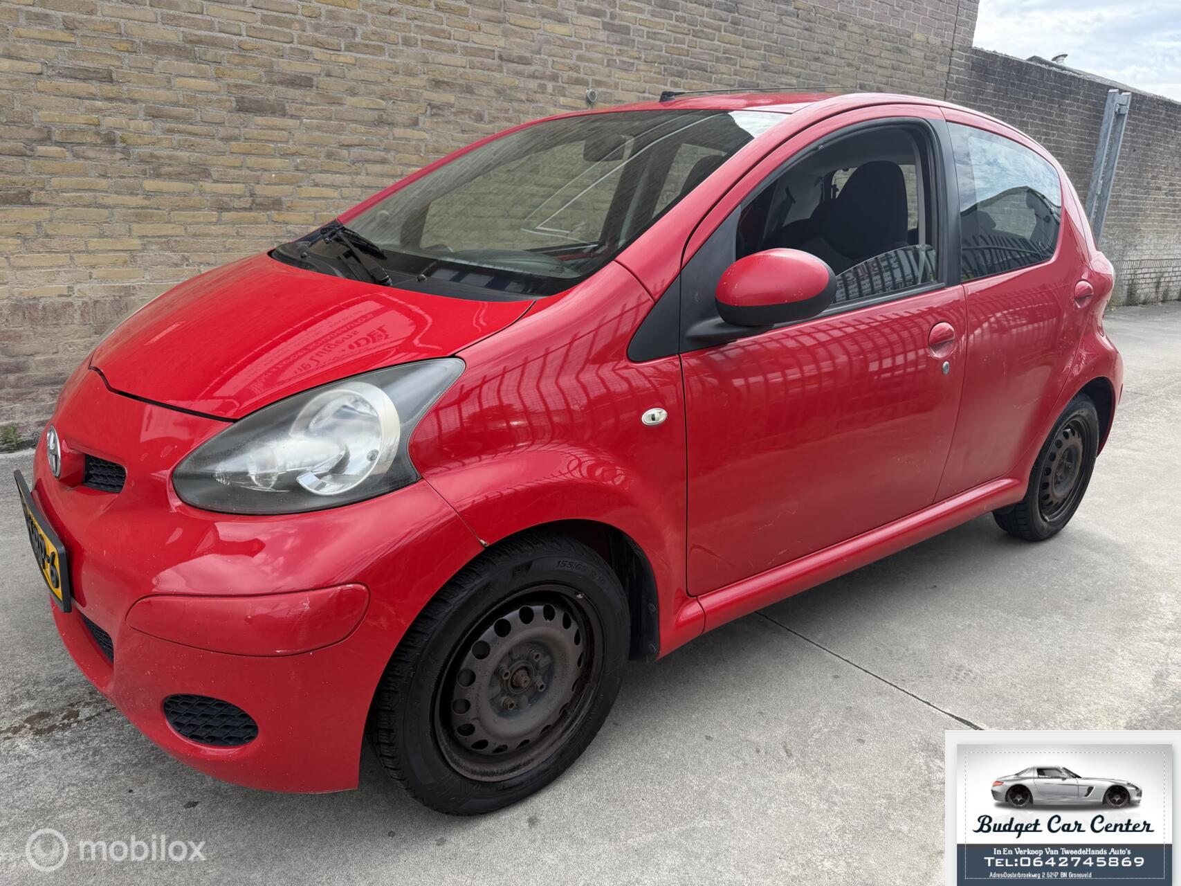 Toyota Toyota Aygo 1.0-12V Comfort inruiler Blankelak schade 2009 - voorkant