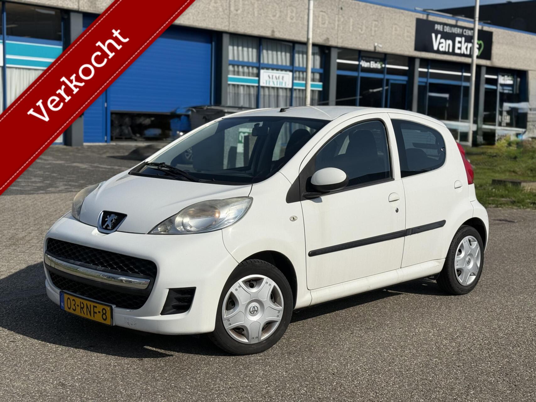Peugeot Peugeot 107 1.0-12V XS 2011 5-DRS Airco Elekpakket NW APK 2011 - voorkant