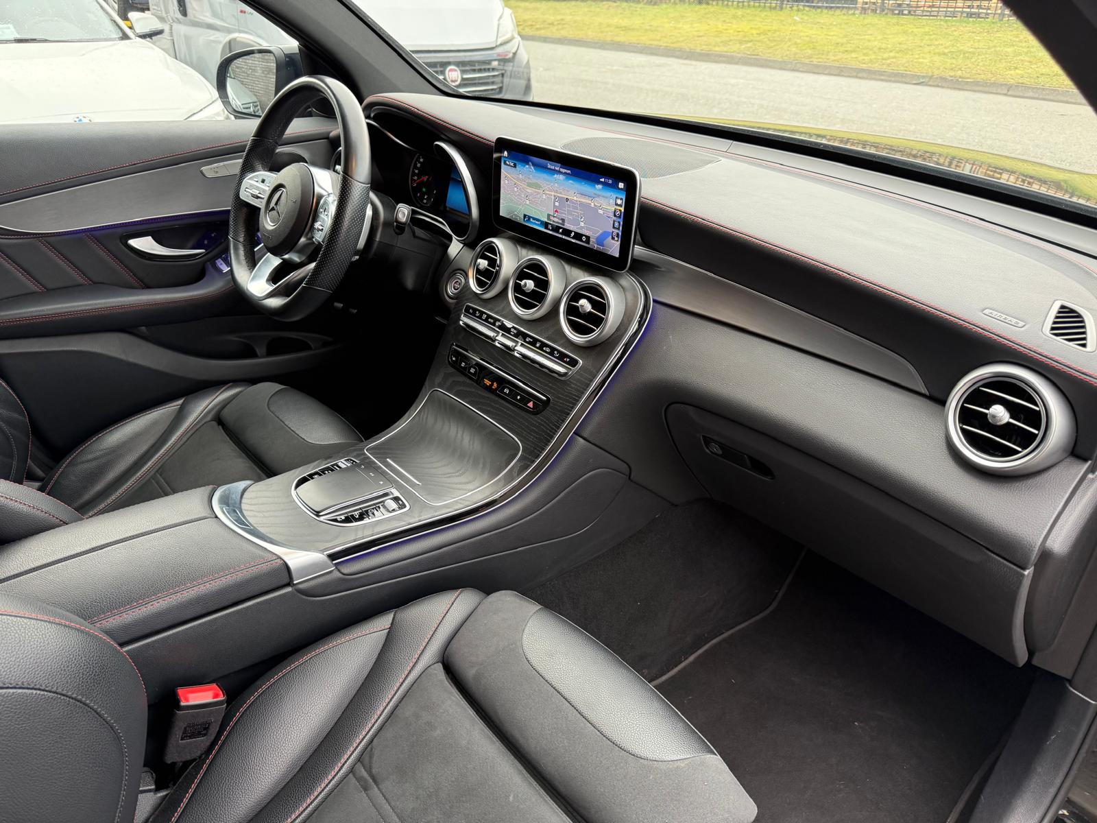 Foto van Mercedes-Benz GLC 300 E 4Matic