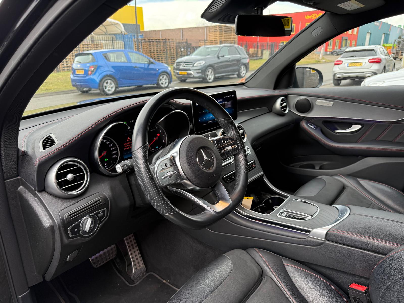 Foto van Mercedes-Benz GLC 300 E 4Matic