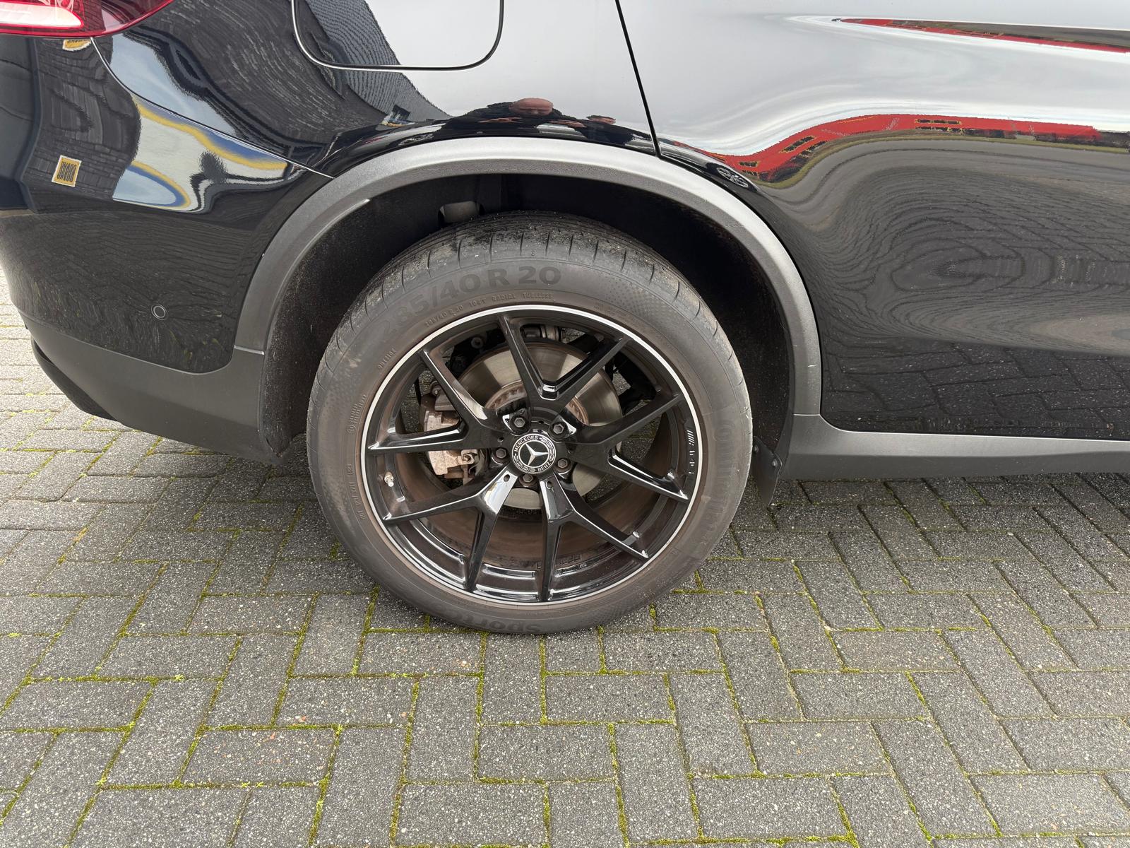 Foto van Mercedes-Benz GLC 300 E 4Matic