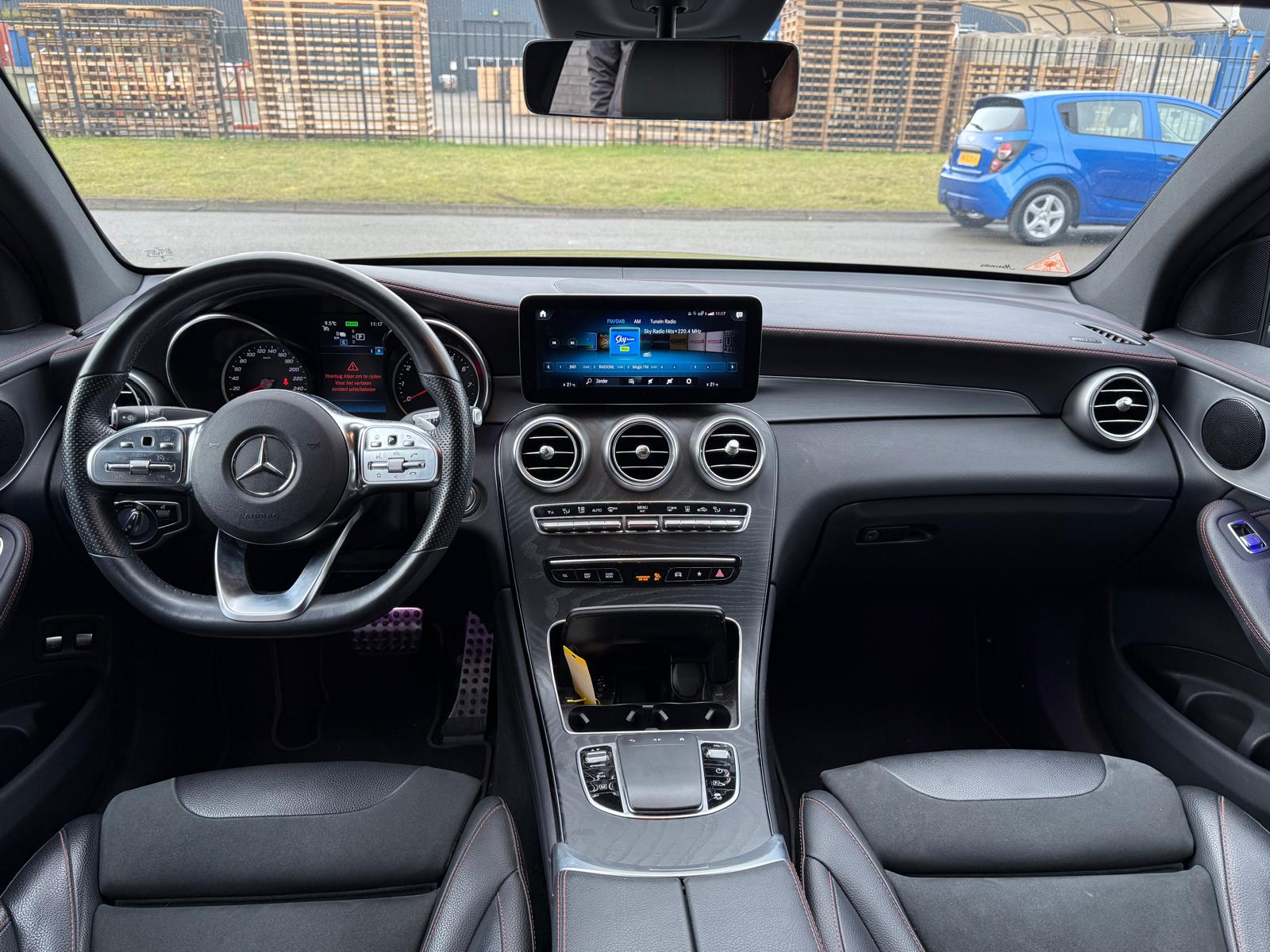 Foto van Mercedes-Benz GLC 300 E 4Matic