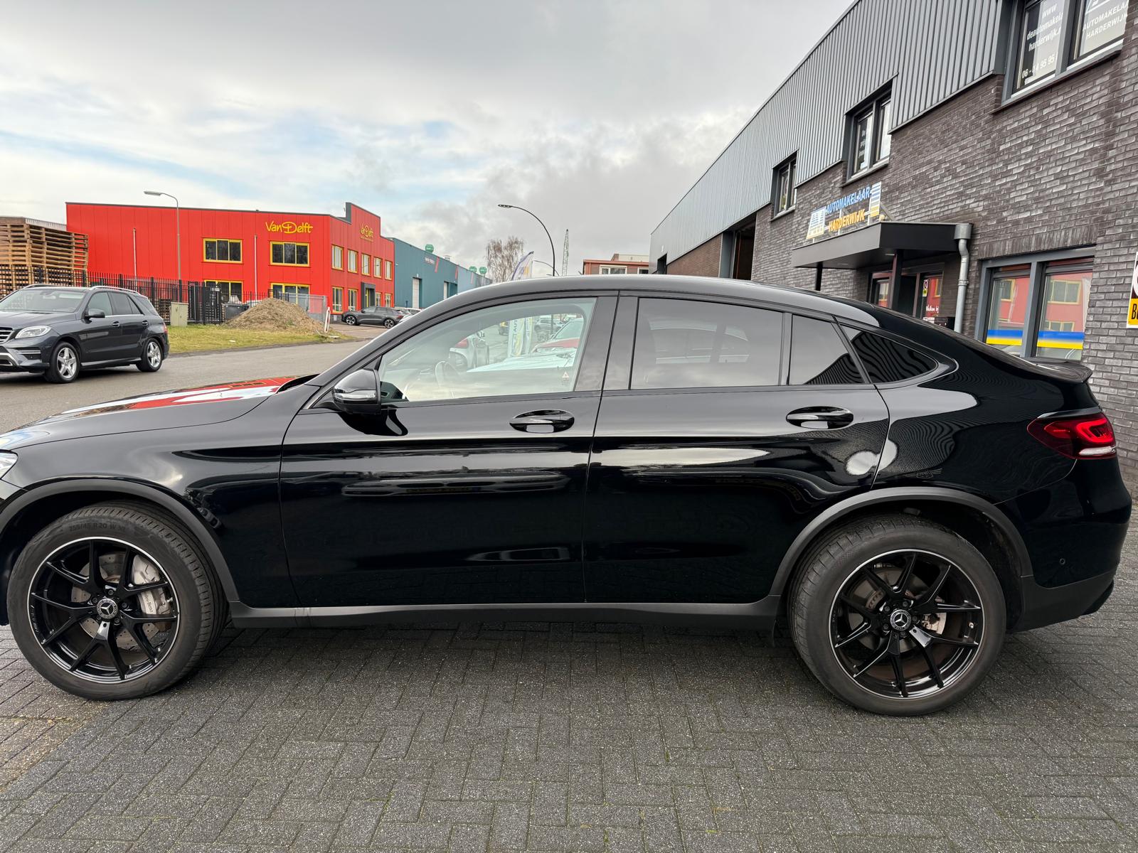 Foto van Mercedes-Benz GLC 300 E 4Matic